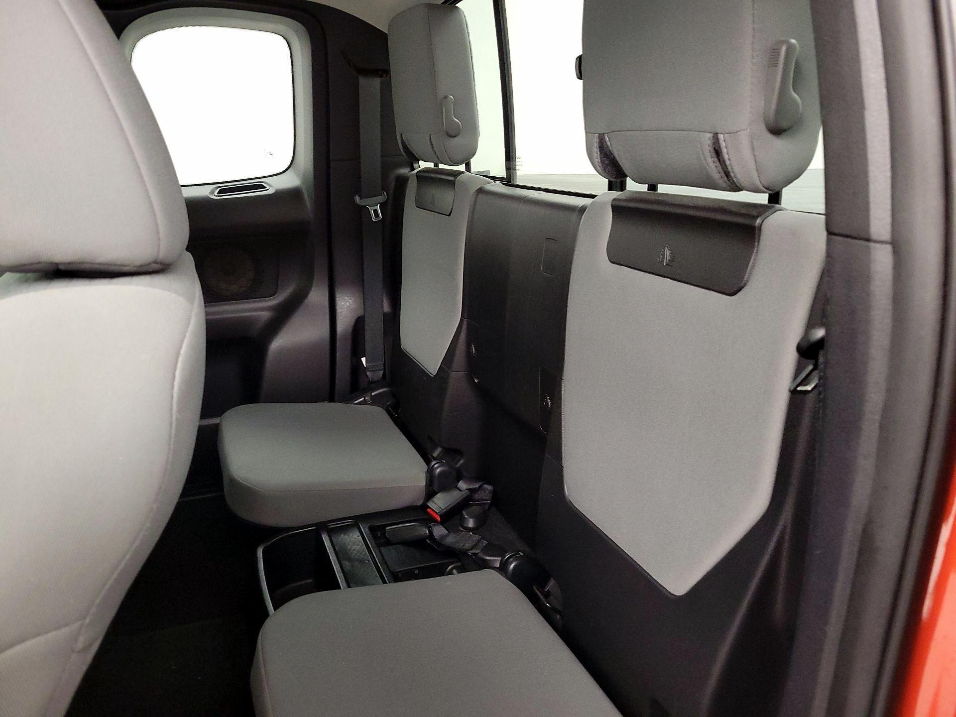 Thumbnail: 2017 Toyota Tacoma - 18