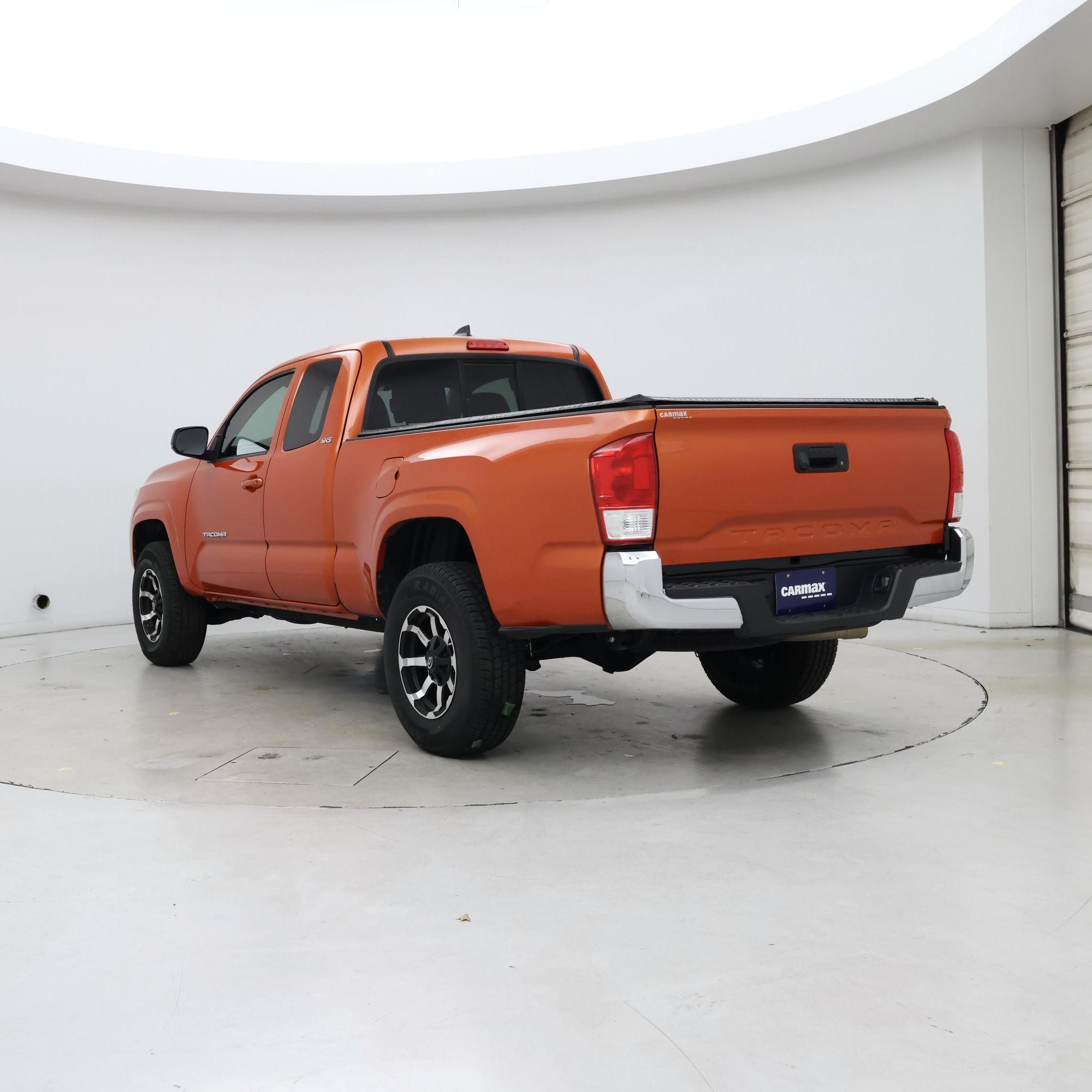 Thumbnail: 2017 Toyota Tacoma - 2