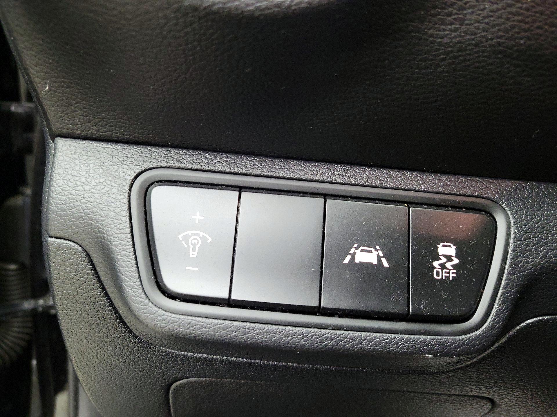 Thumbnail: 2020 Kia Forte - 13