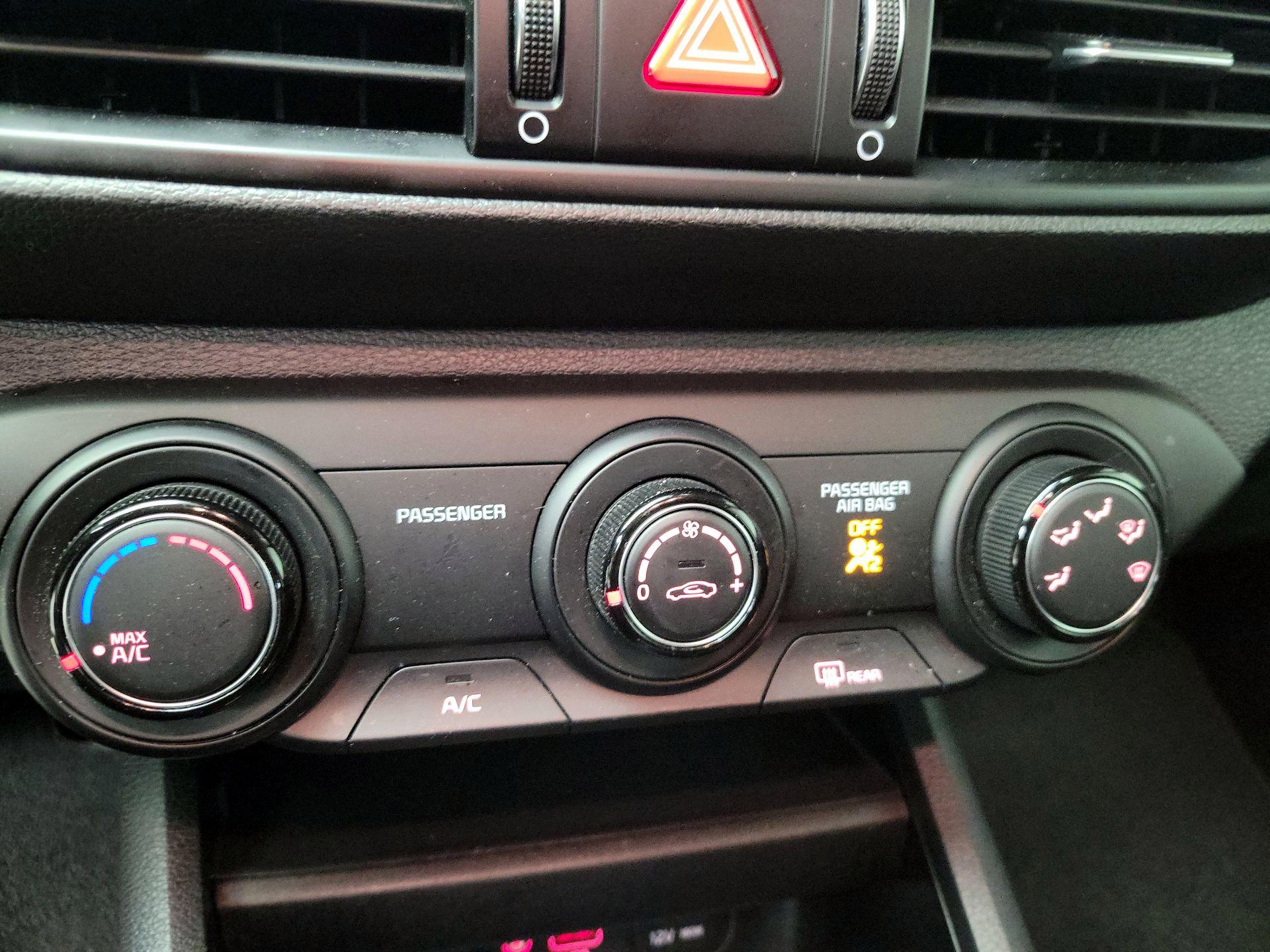 Thumbnail: 2020 Kia Forte - 16