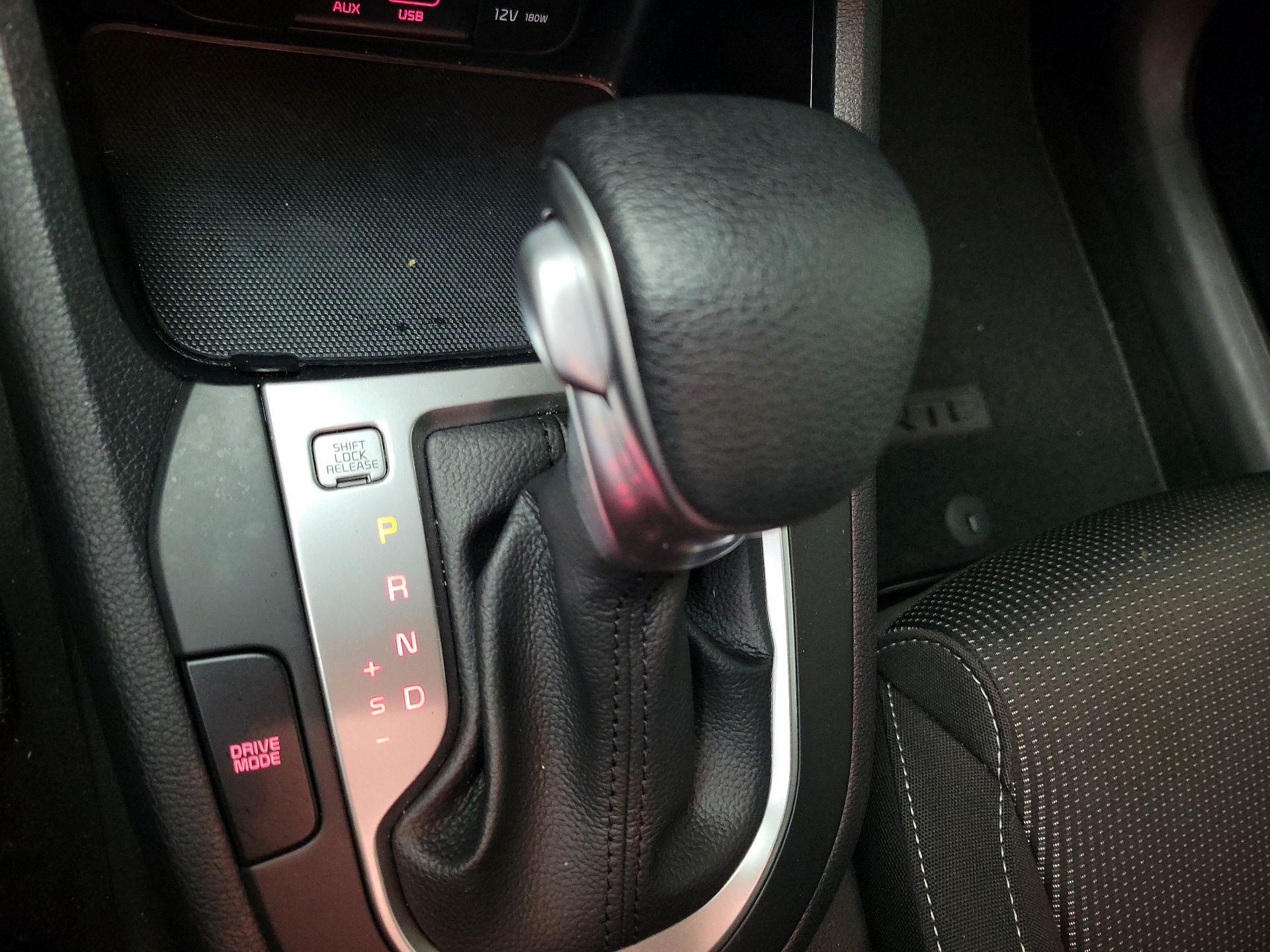 Thumbnail: 2020 Kia Forte - 17