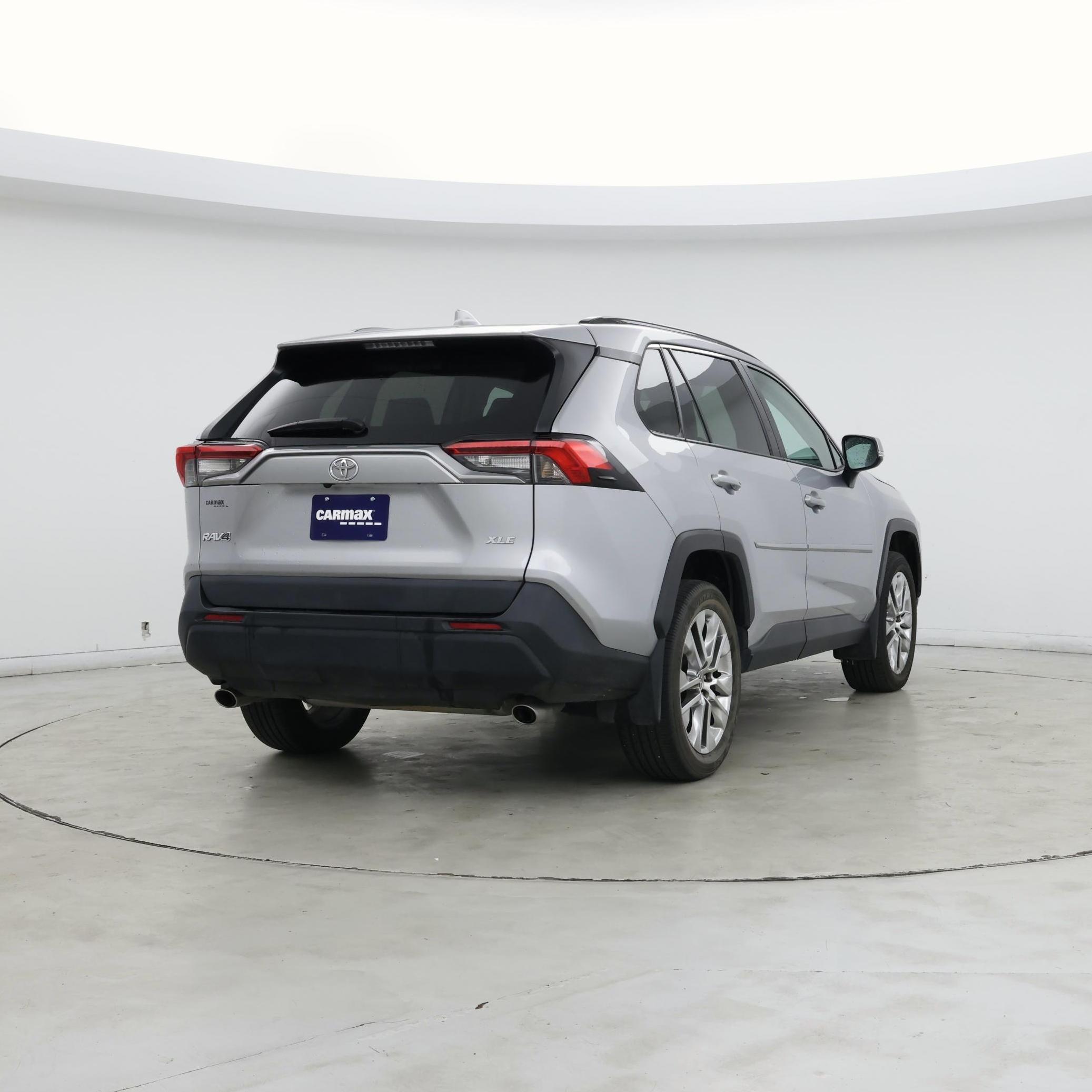 Thumbnail: 2021 Toyota RAV4 - 8