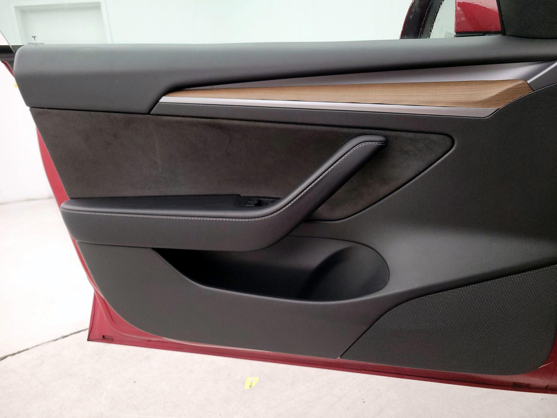 Thumbnail: 2022 Tesla Model 3 - 12