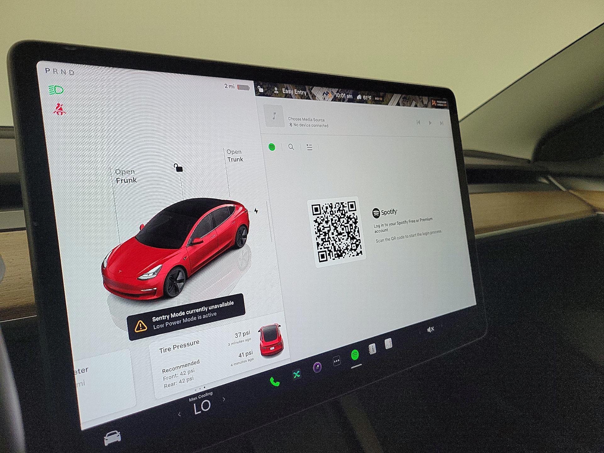 Thumbnail: 2022 Tesla Model 3 - 14