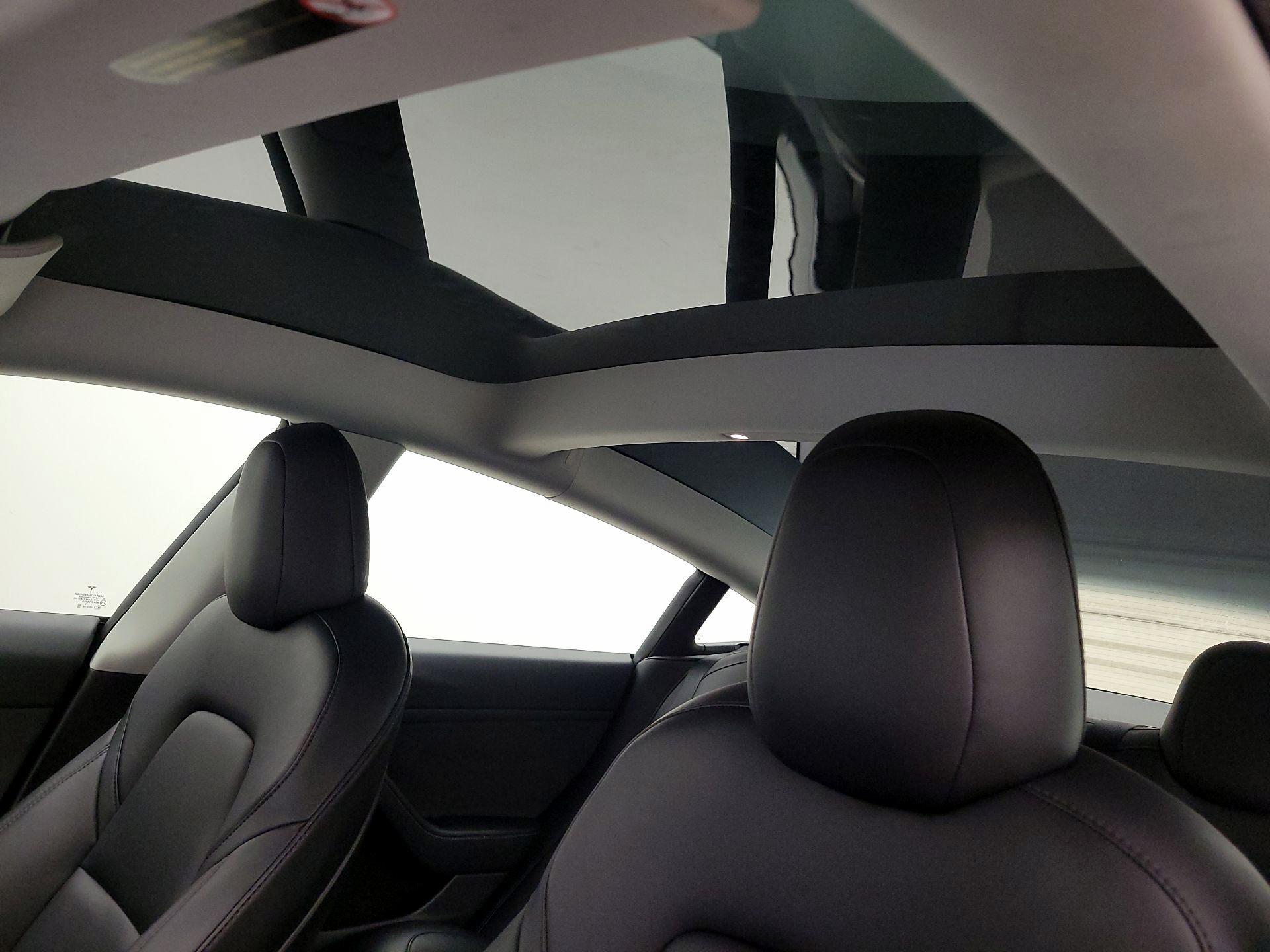 Thumbnail: 2022 Tesla Model 3 - 18