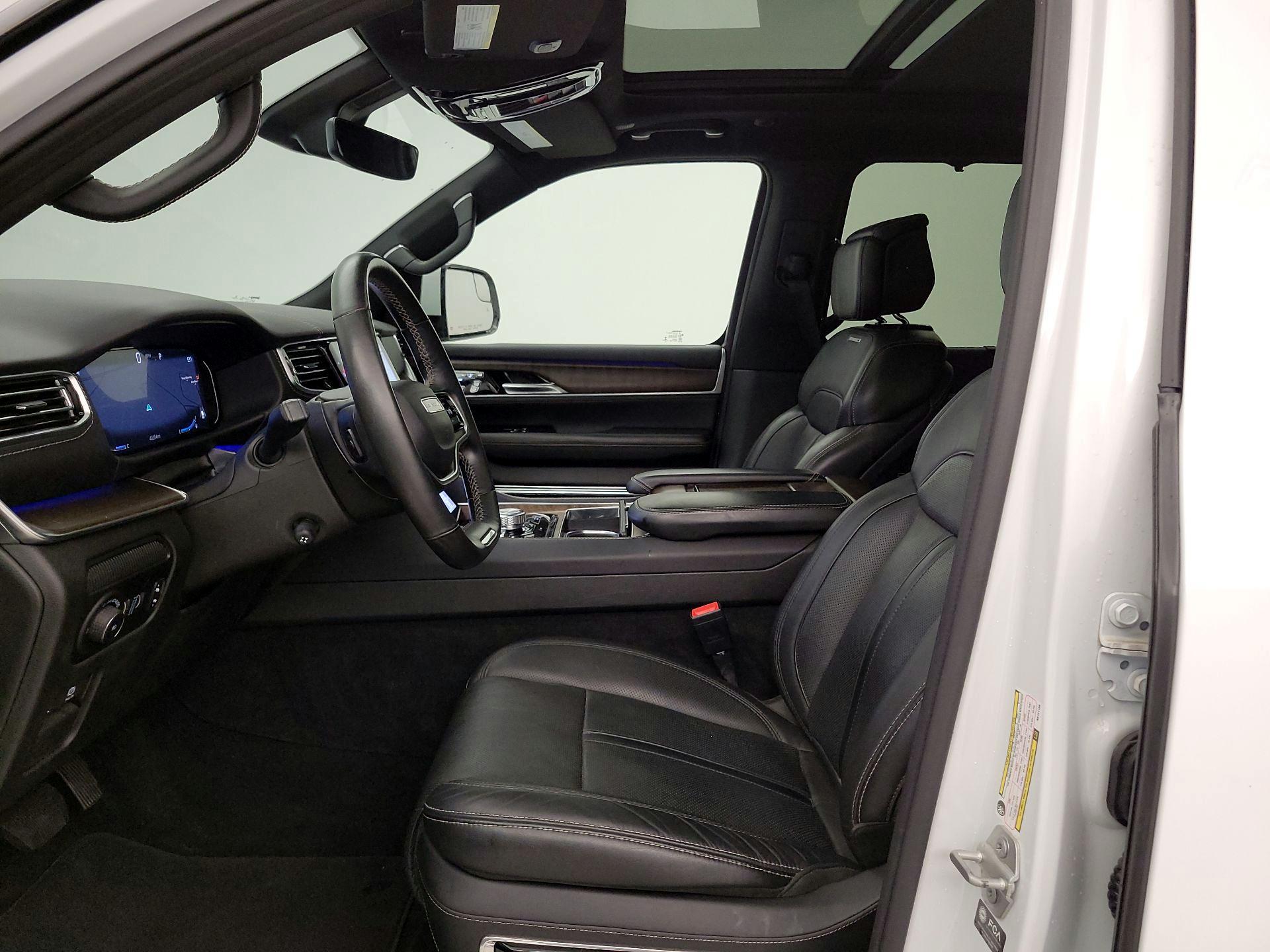 Thumbnail: 2022 Jeep Grand Wagoneer - 11