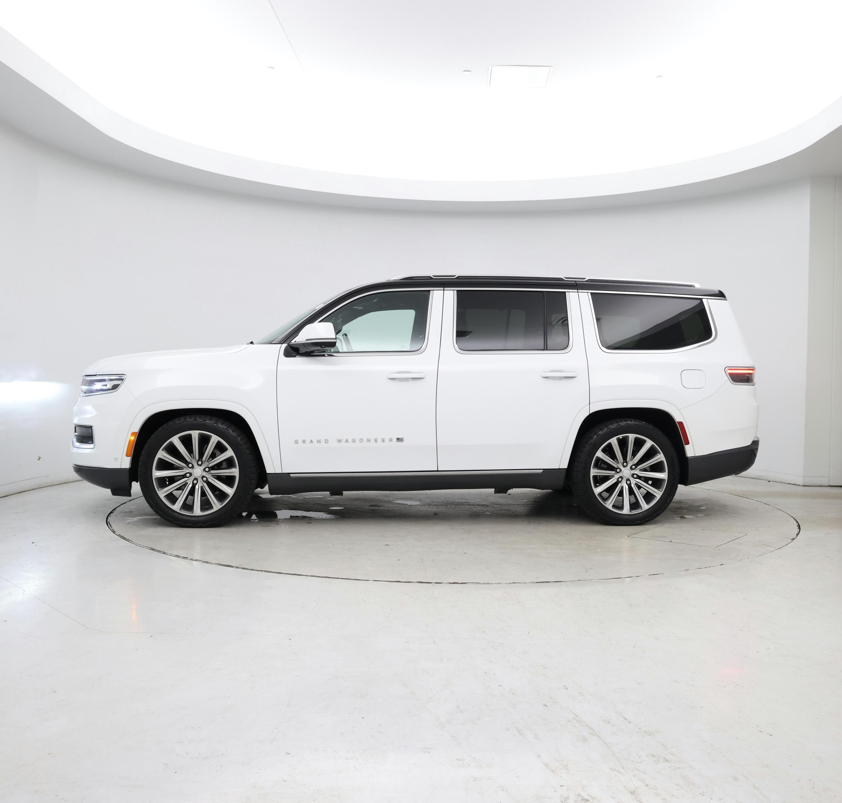 Thumbnail: 2022 Jeep Grand Wagoneer - 3