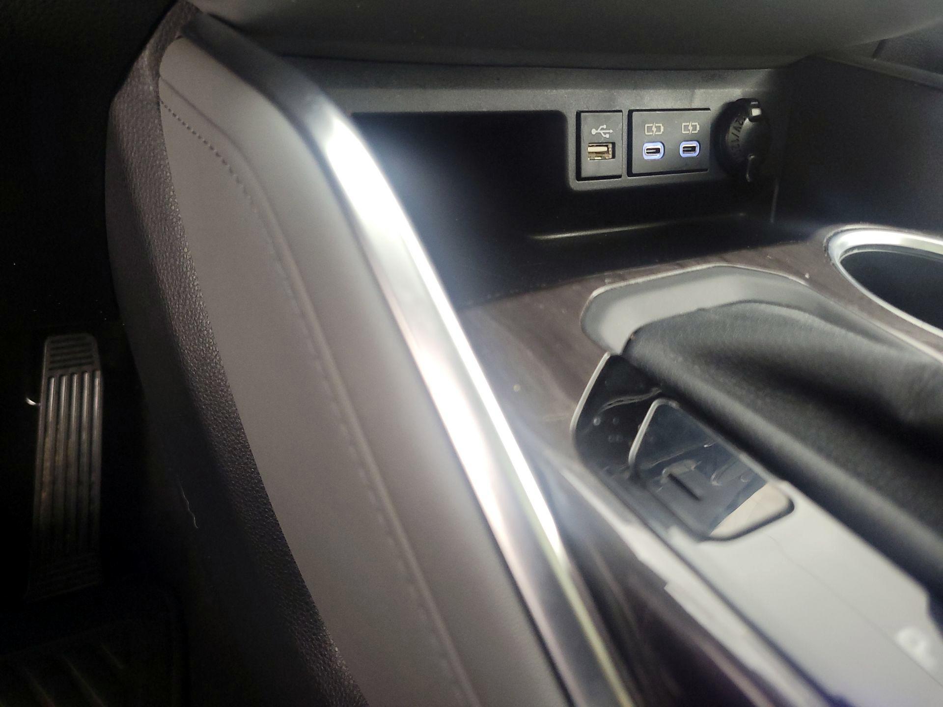 Thumbnail: 2023 Toyota Highlander - 18