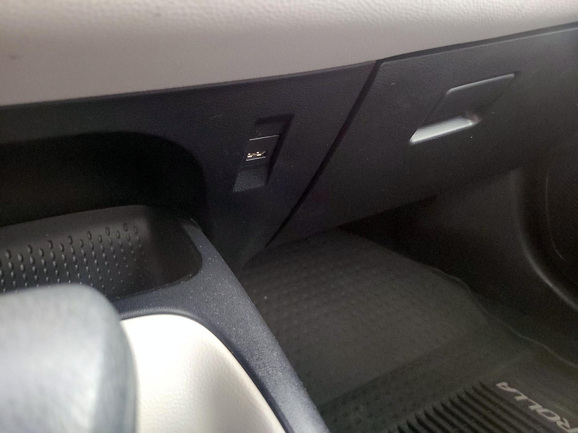 Thumbnail: 2021 Toyota Corolla - 18