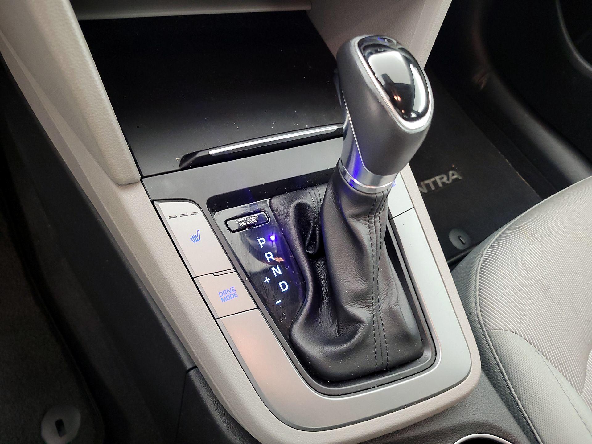 Thumbnail: 2017 Hyundai Elantra - 17