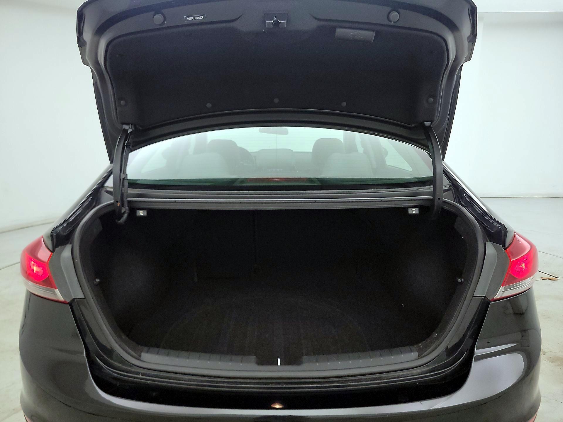 Thumbnail: 2017 Hyundai Elantra - 20