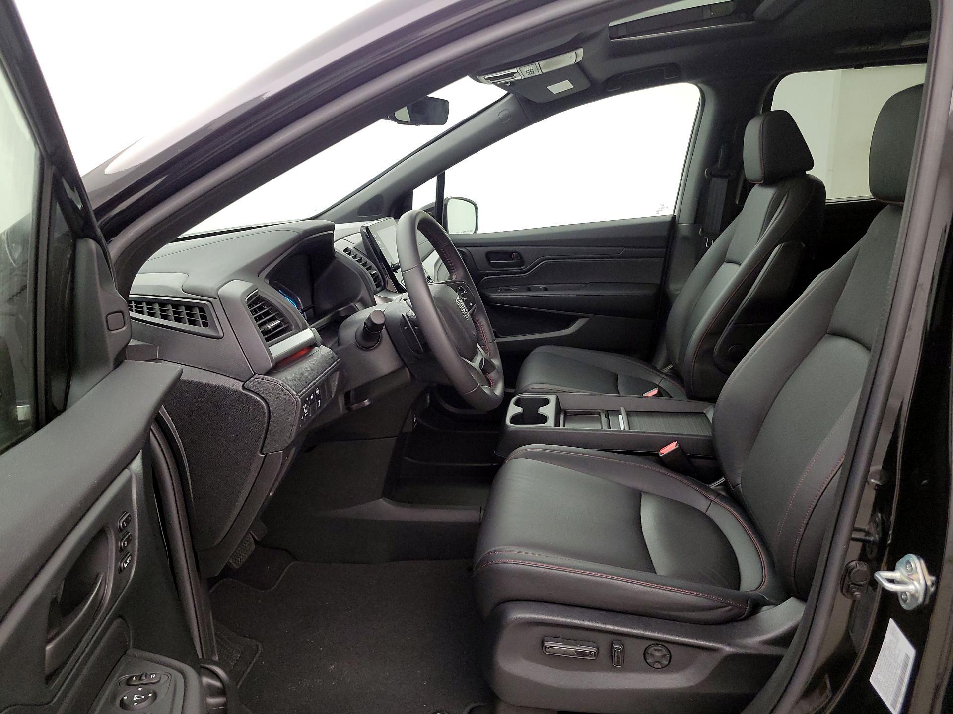 Thumbnail: 2023 Honda Odyssey - 11