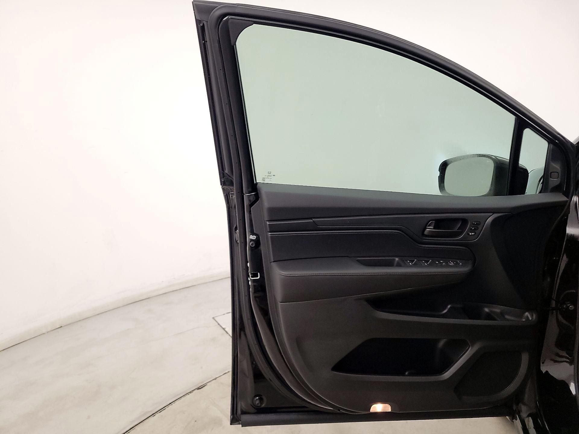 Thumbnail: 2023 Honda Odyssey - 12