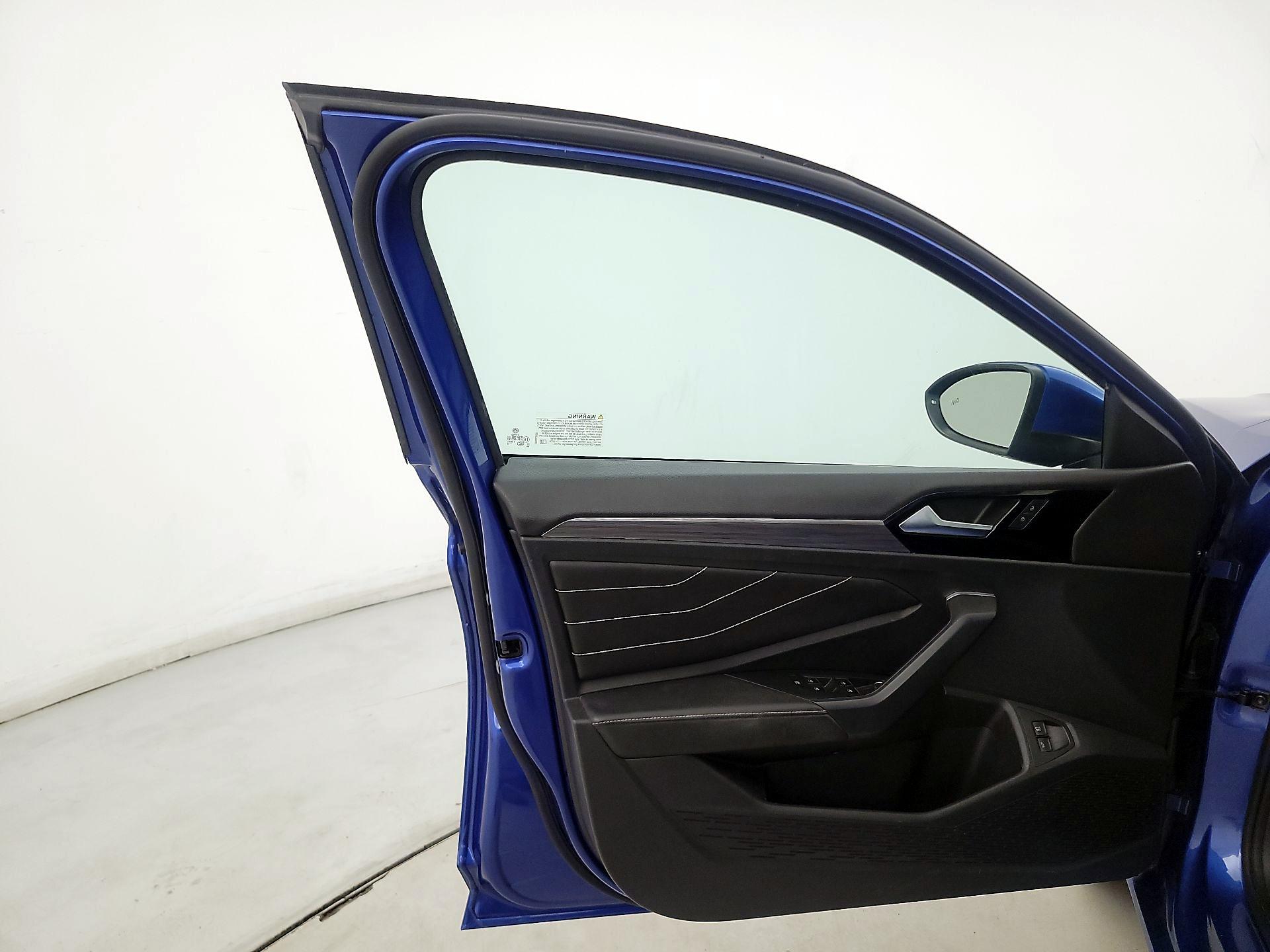 Thumbnail: 2022 Volkswagen Jetta - 12