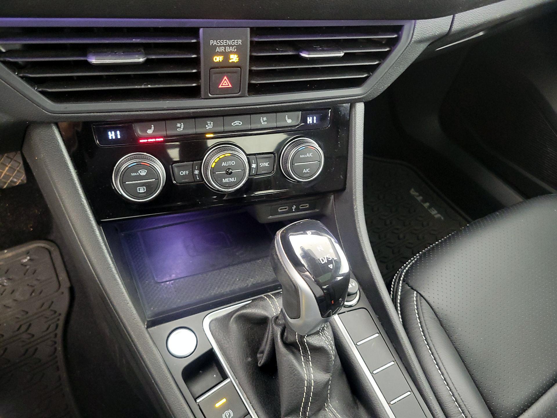 Thumbnail: 2022 Volkswagen Jetta - 17