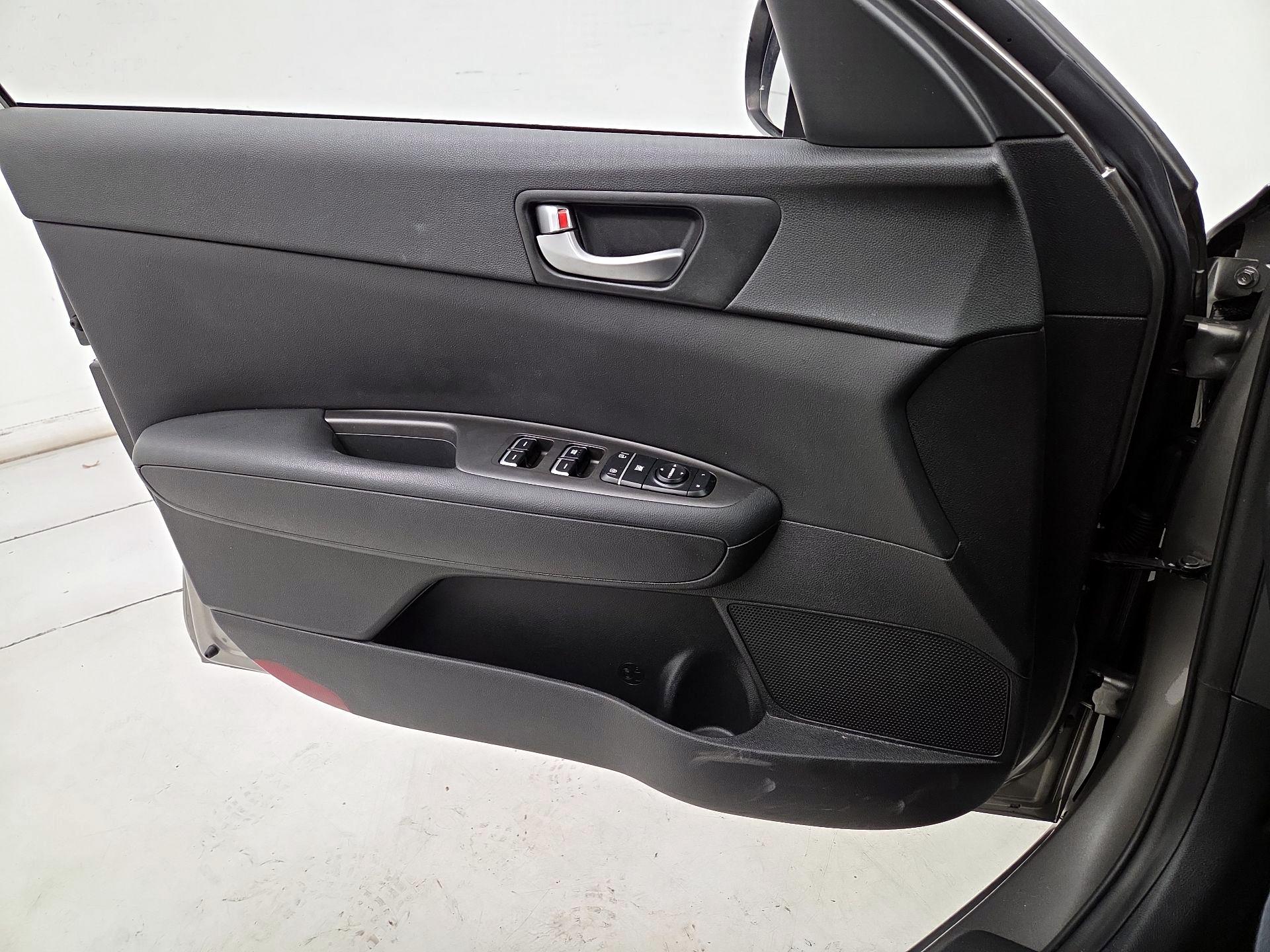 Thumbnail: 2018 Kia Optima - 12