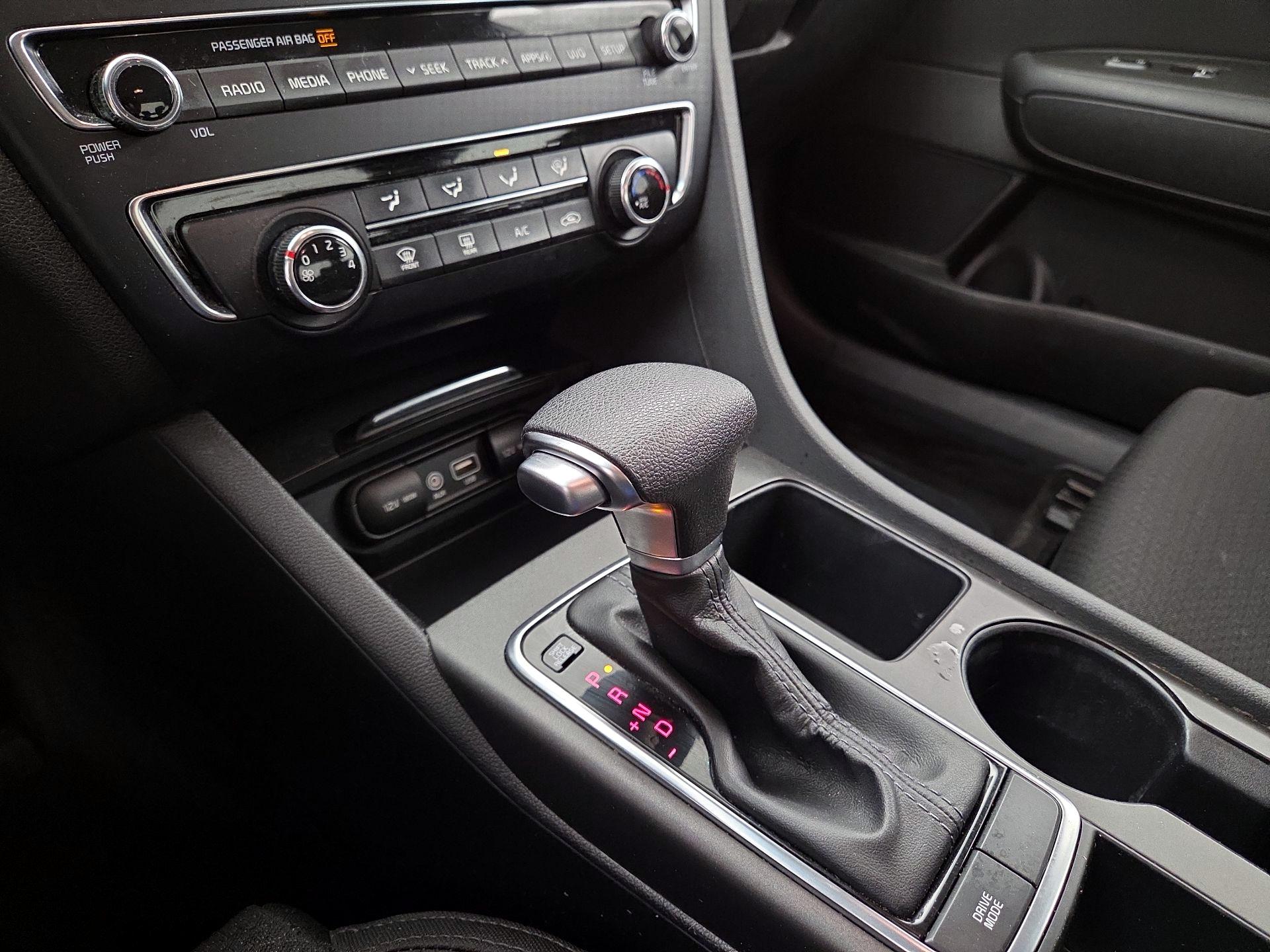 Thumbnail: 2018 Kia Optima - 17