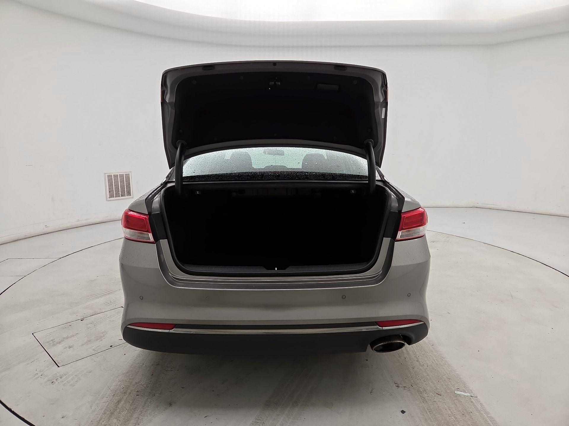 Thumbnail: 2018 Kia Optima - 20