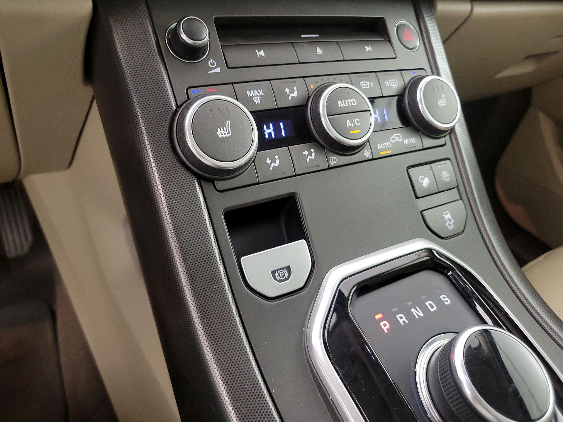 Thumbnail: 2019 Land Rover Range Rover Evoque - 17