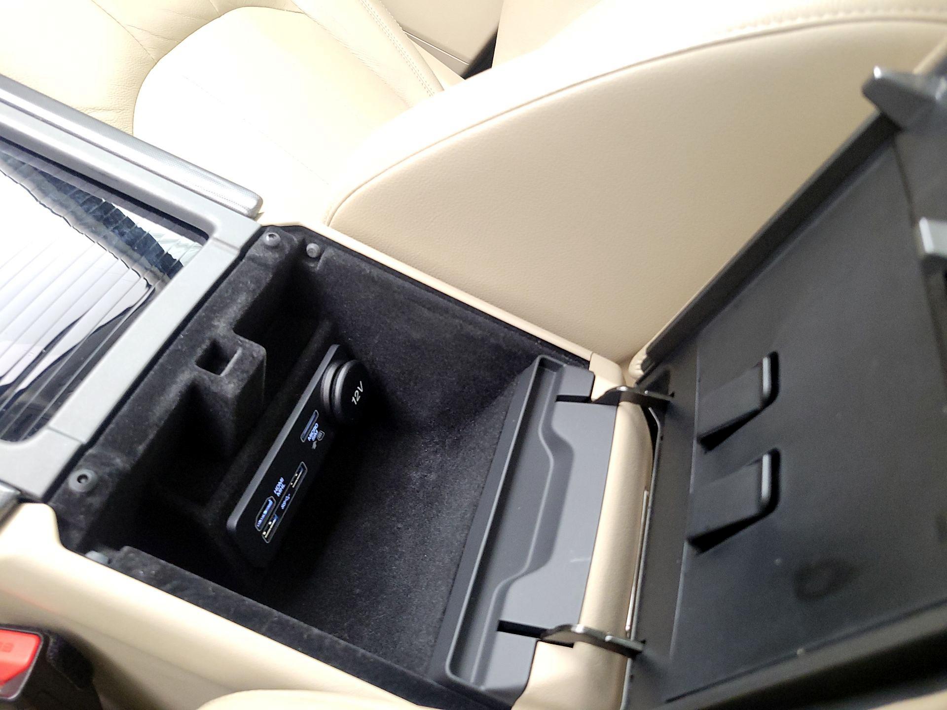 Thumbnail: 2019 Land Rover Range Rover Evoque - 19