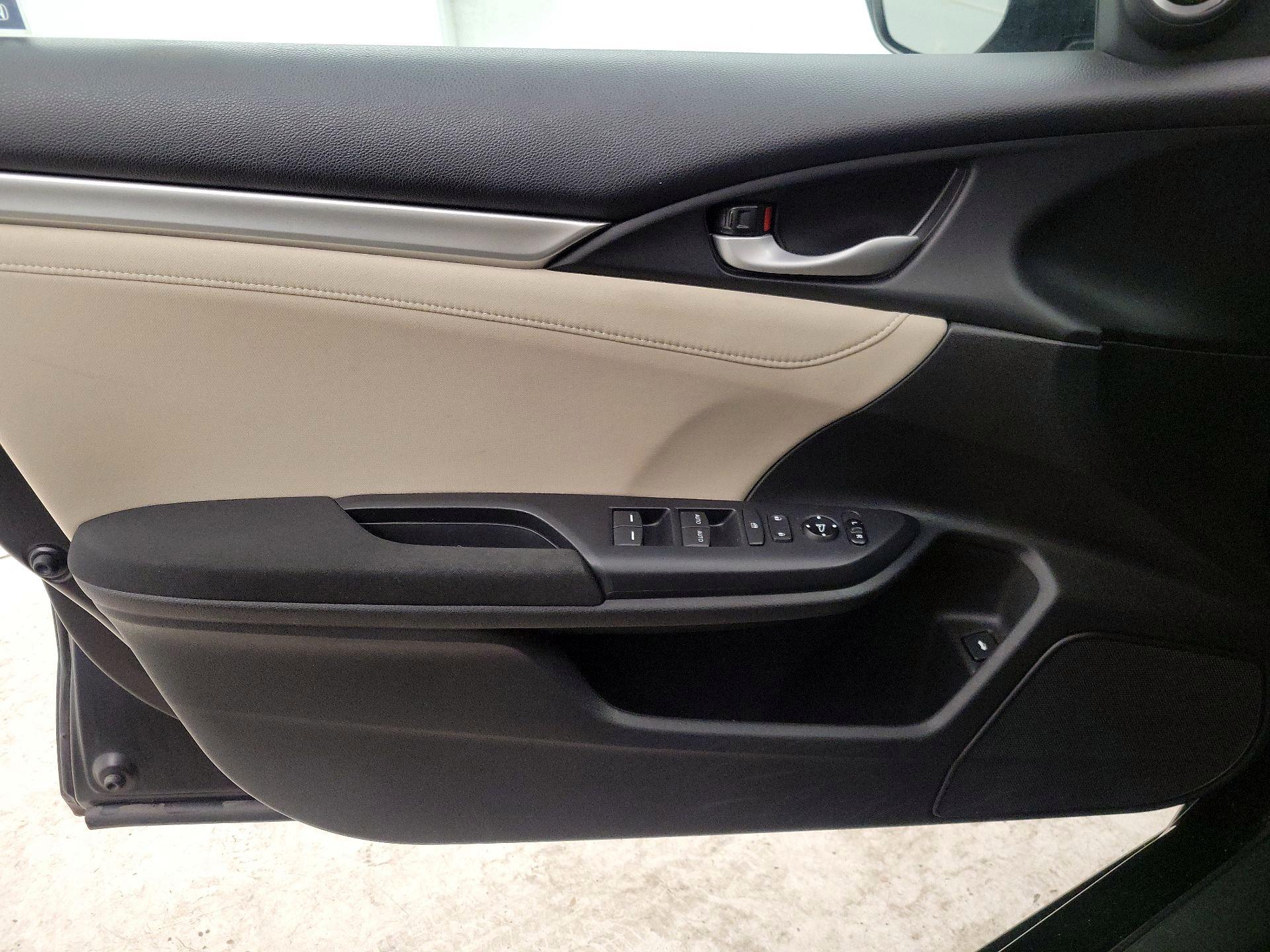 Thumbnail: 2017 Honda Civic - 12