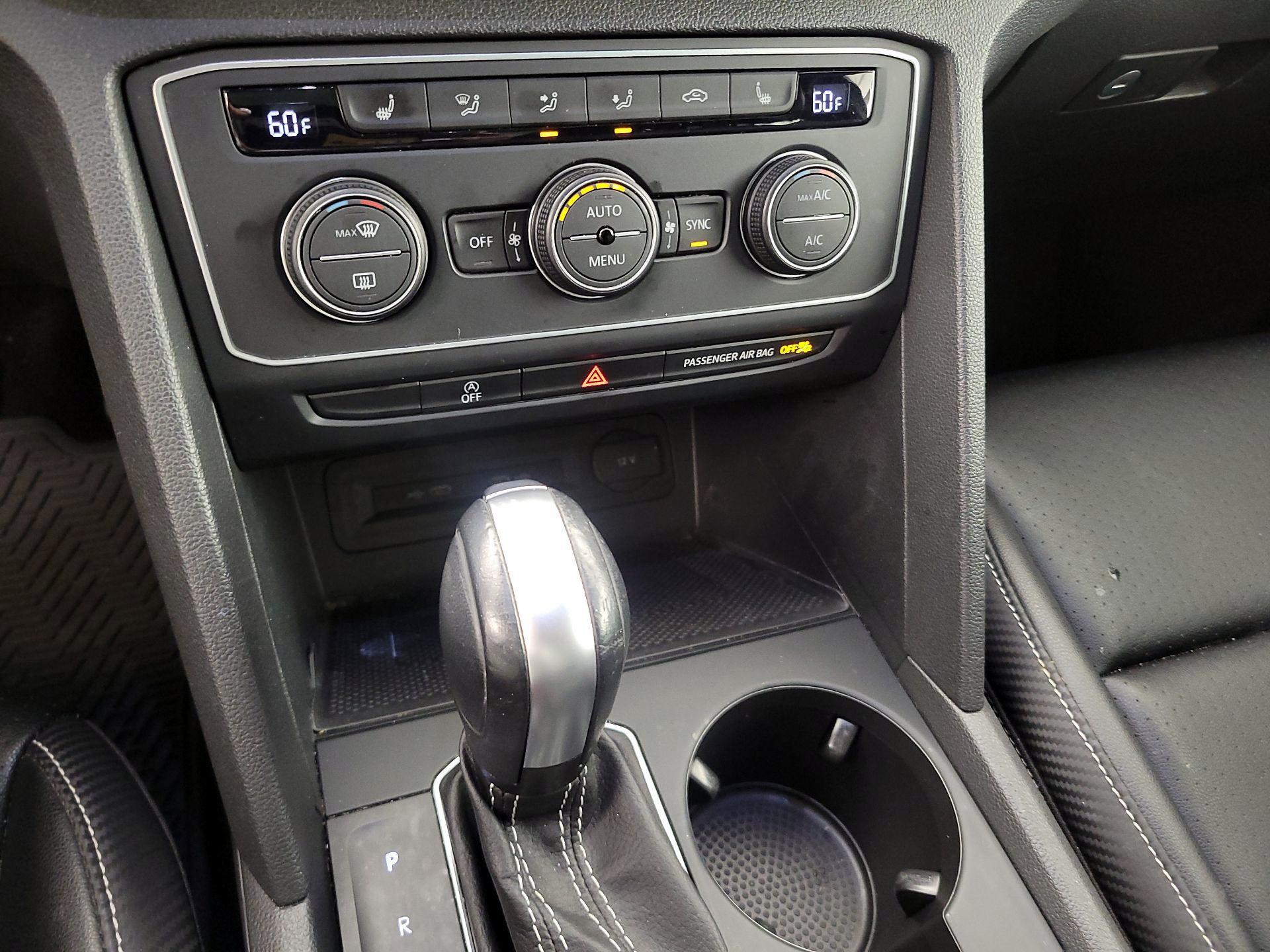 Thumbnail: 2021 Volkswagen Atlas - 16