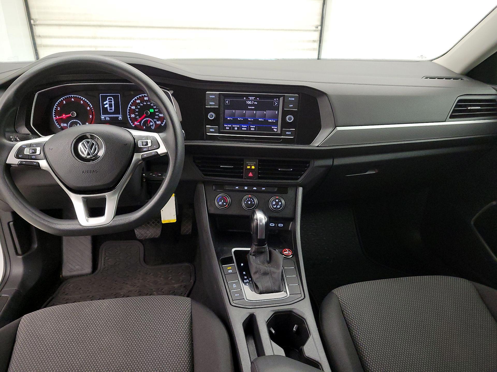 Thumbnail: 2020 Volkswagen Jetta - 9