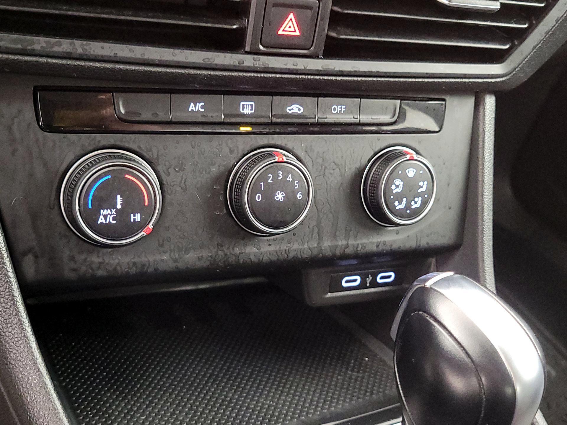 Thumbnail: 2020 Volkswagen Jetta - 16