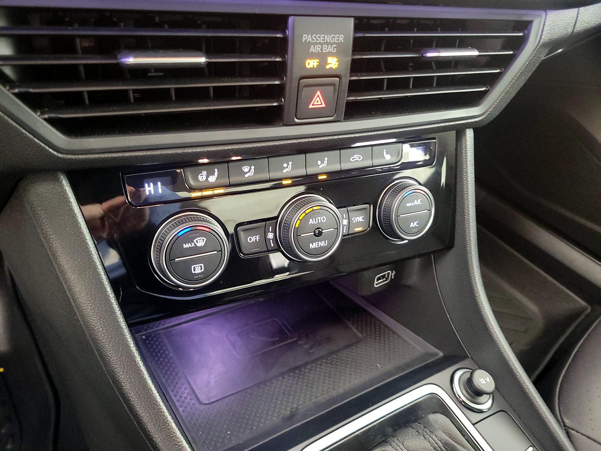 Thumbnail: 2020 Volkswagen Jetta - 16