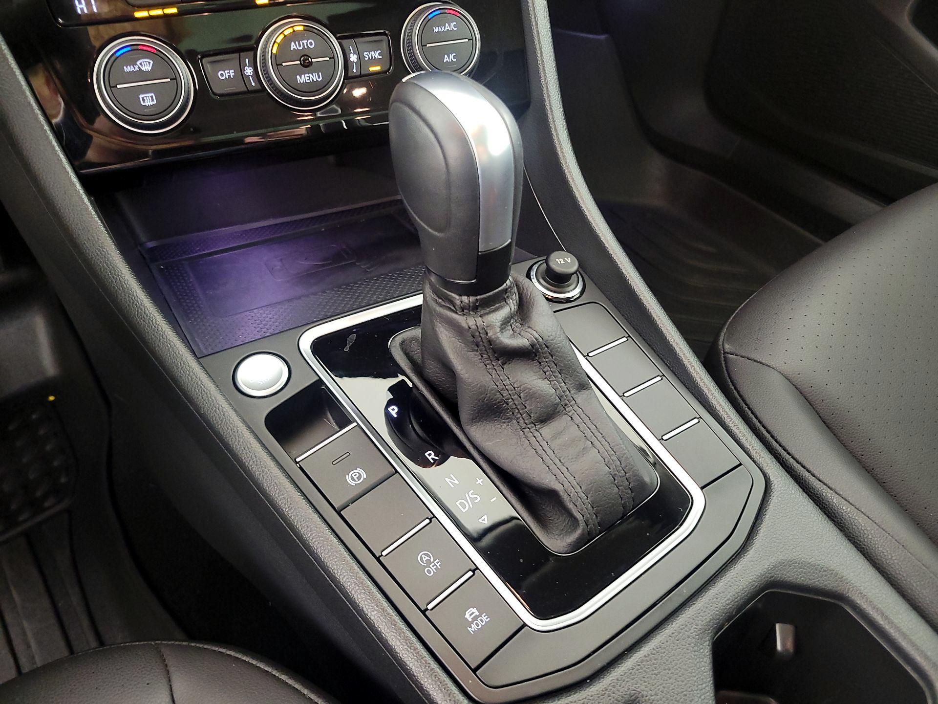 Thumbnail: 2020 Volkswagen Jetta - 17