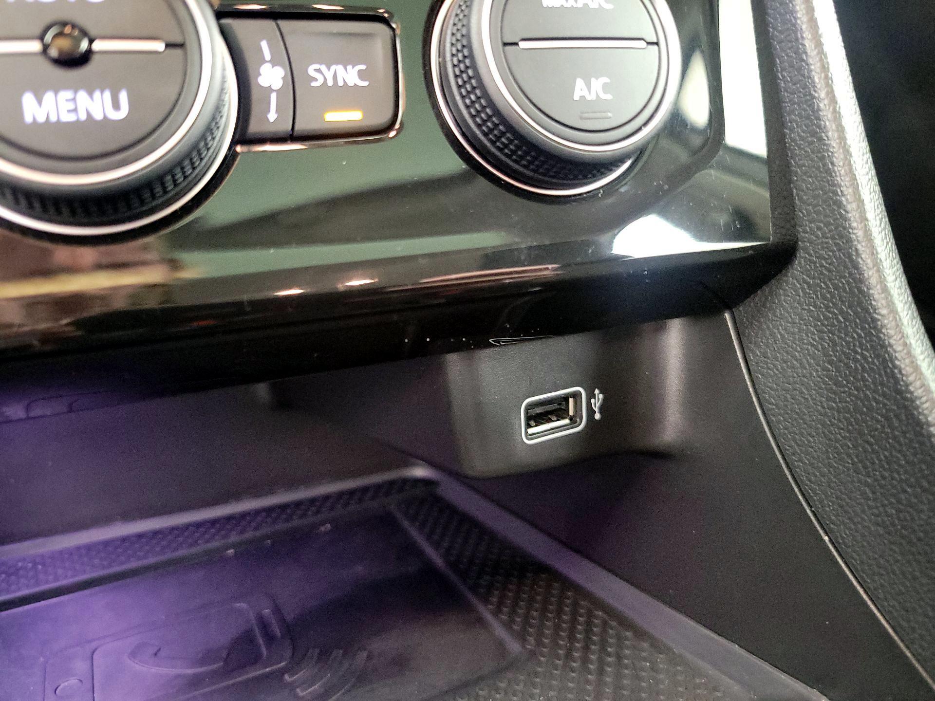 Thumbnail: 2020 Volkswagen Jetta - 18