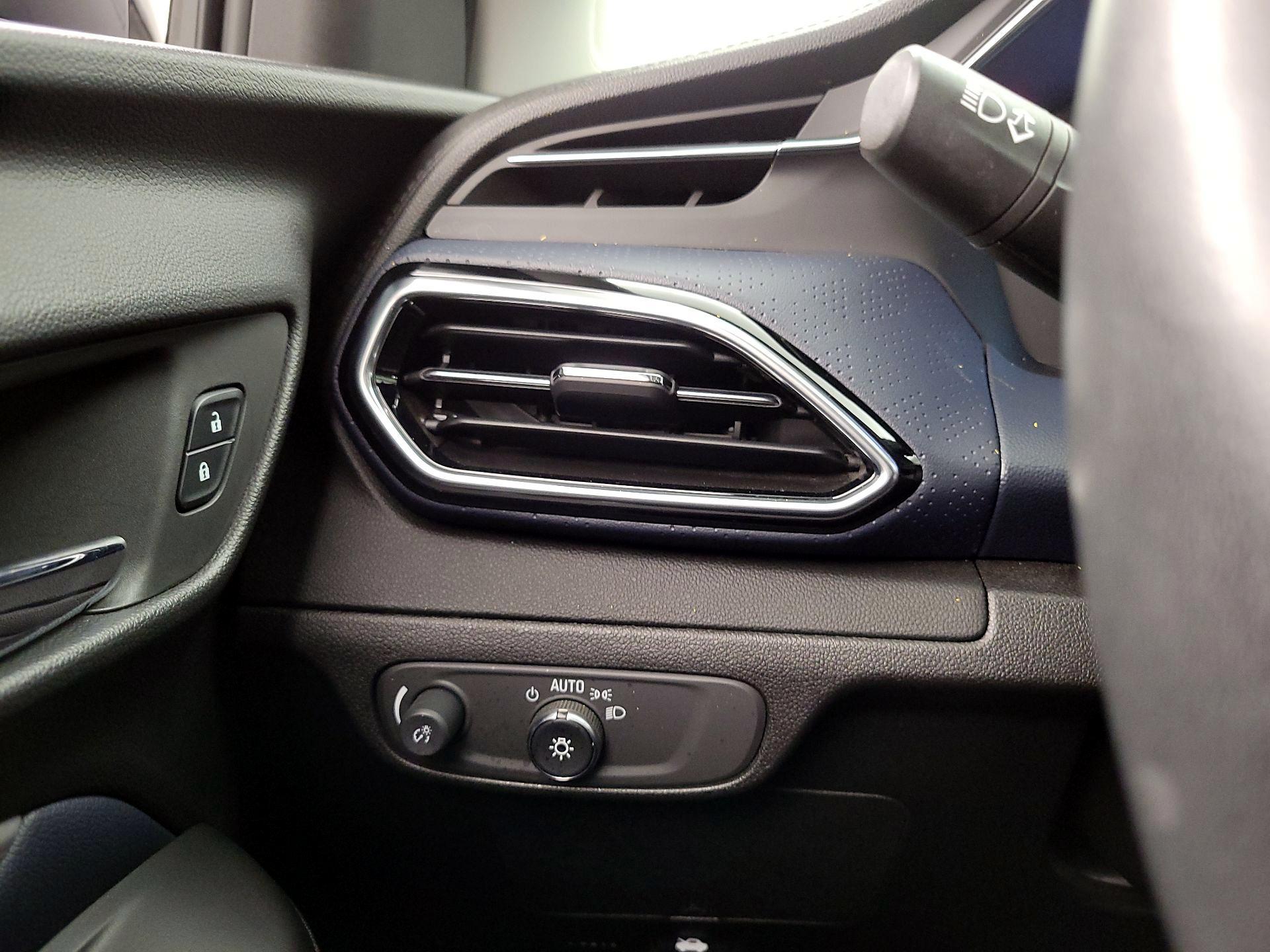 Thumbnail: 2022 Chevrolet Bolt EUV - 13