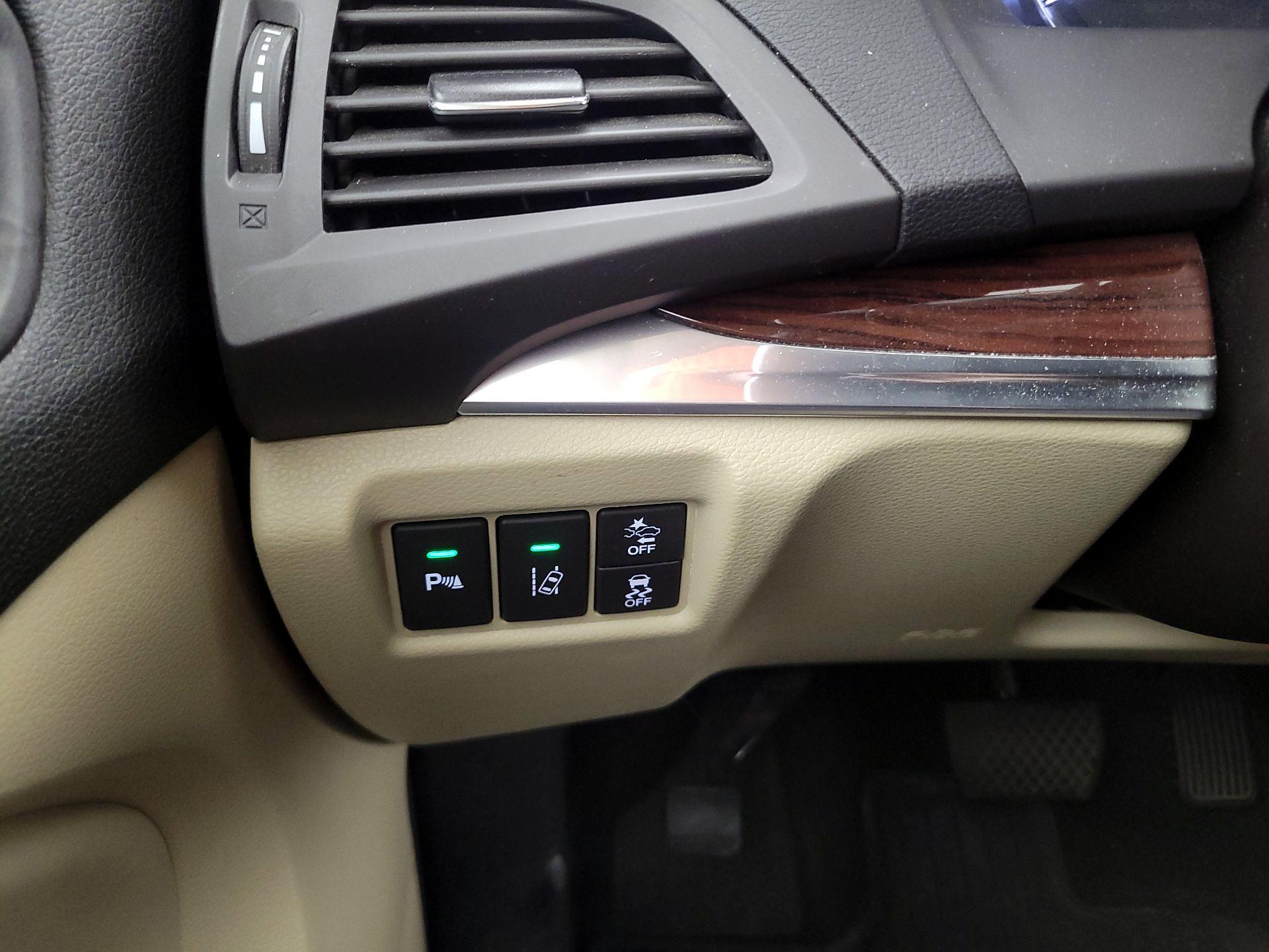 Thumbnail: 2016 Acura MDX - 13