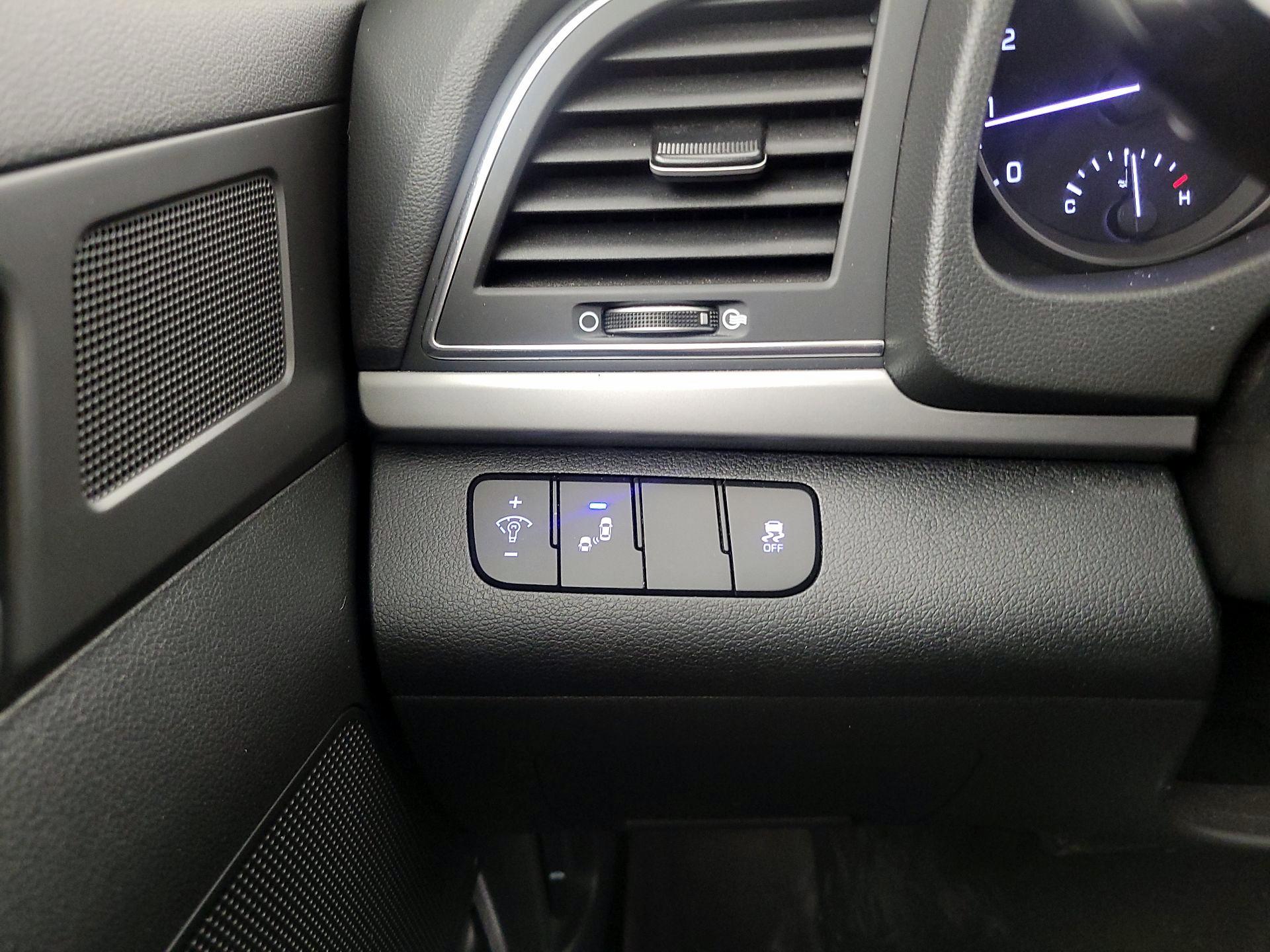 Thumbnail: 2018 Hyundai Elantra - 13