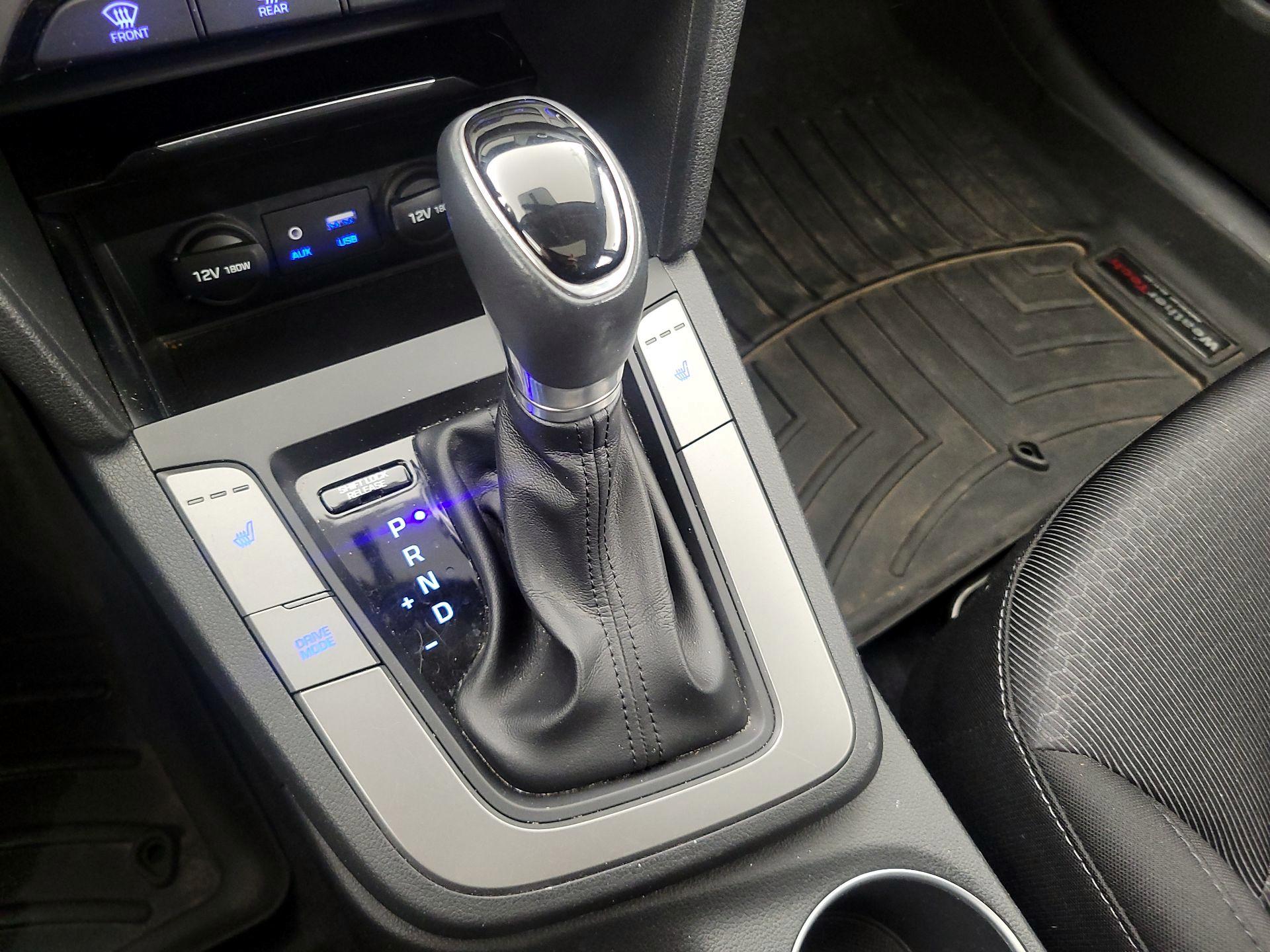 Thumbnail: 2018 Hyundai Elantra - 17