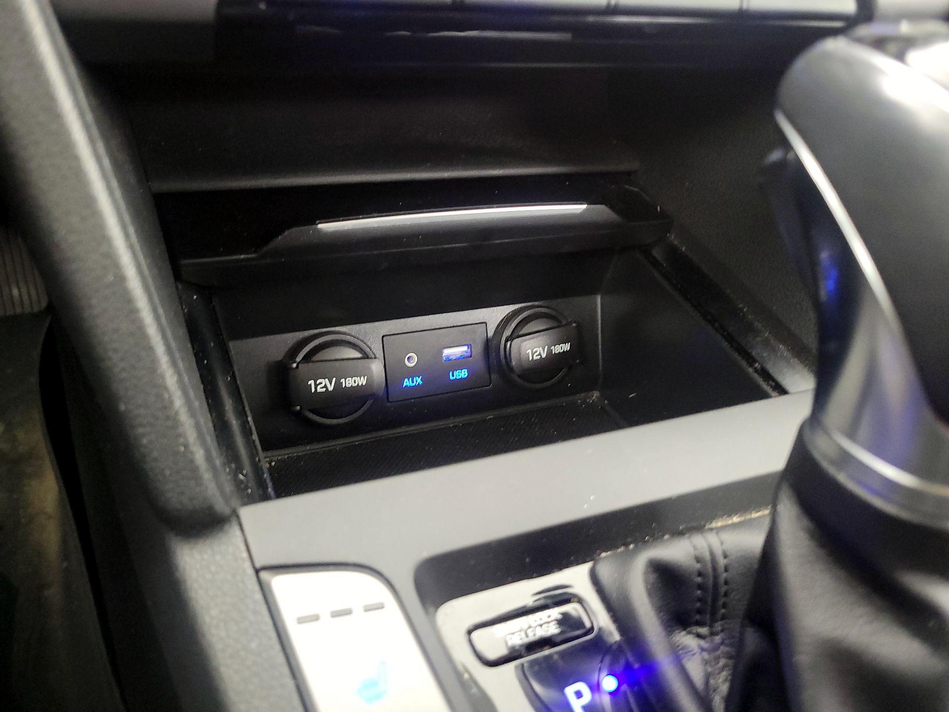 Thumbnail: 2018 Hyundai Elantra - 18