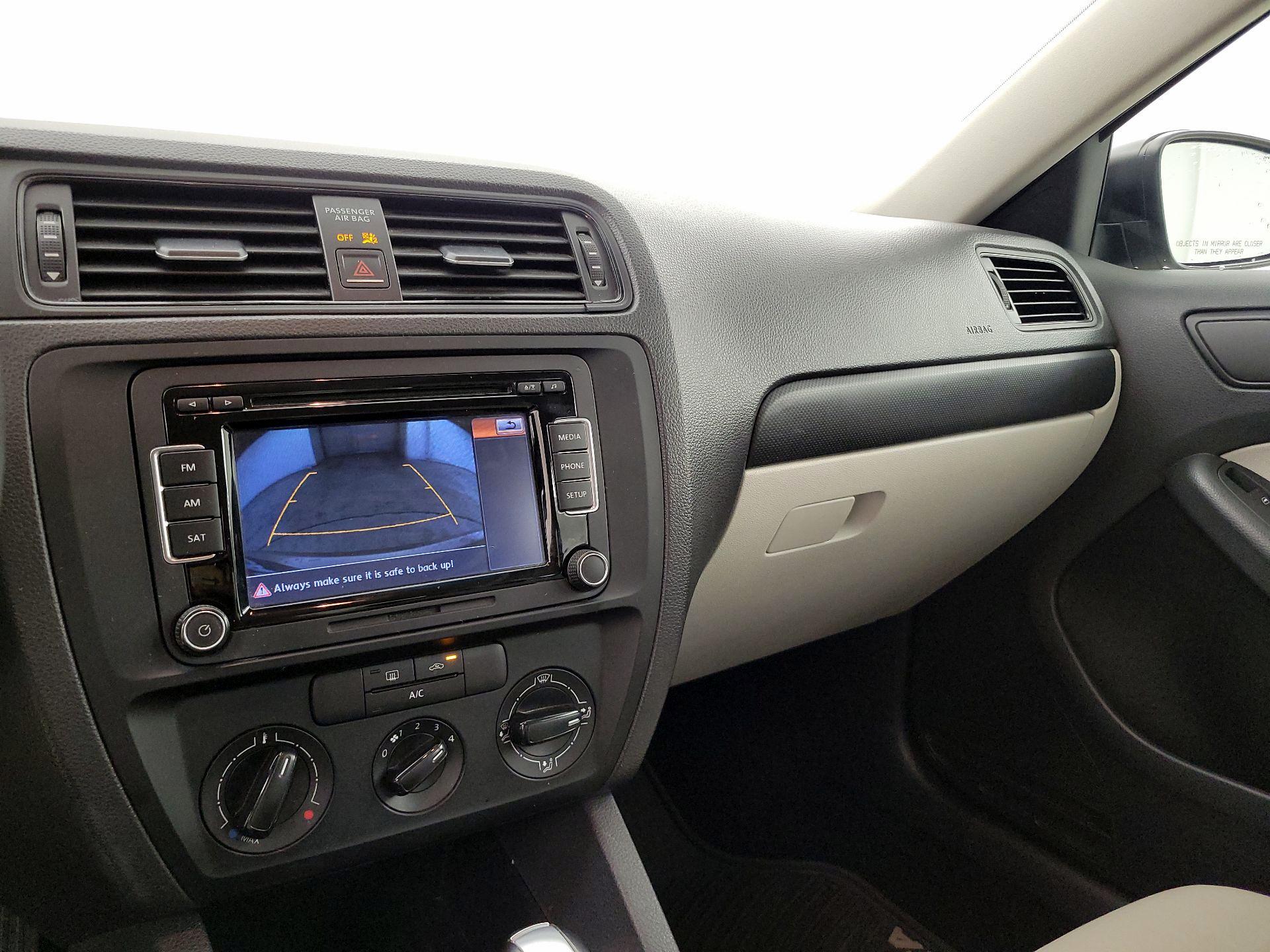 Thumbnail: 2015 Volkswagen Jetta - 14