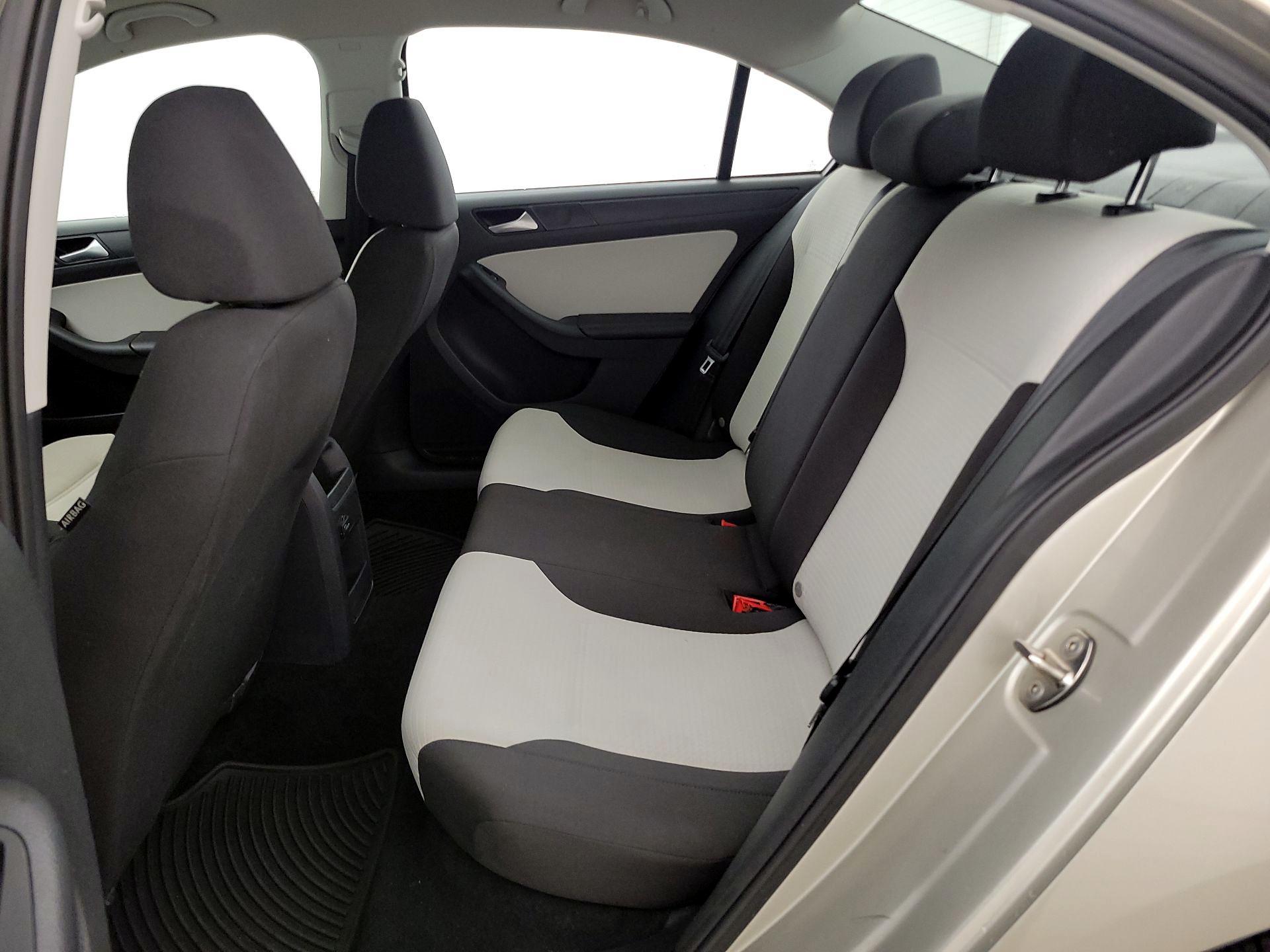 Thumbnail: 2015 Volkswagen Jetta - 19