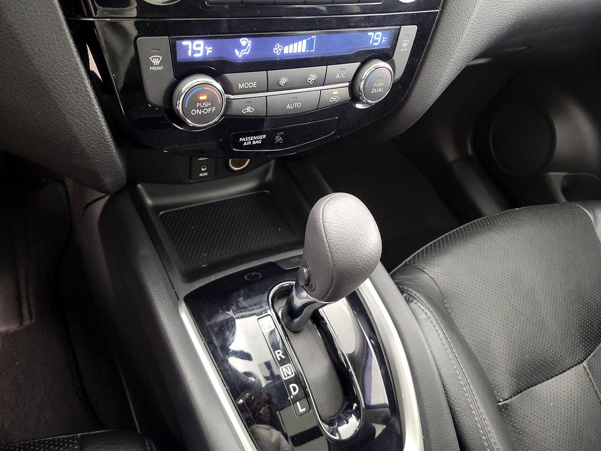 Thumbnail: 2014 Nissan Rogue - 16