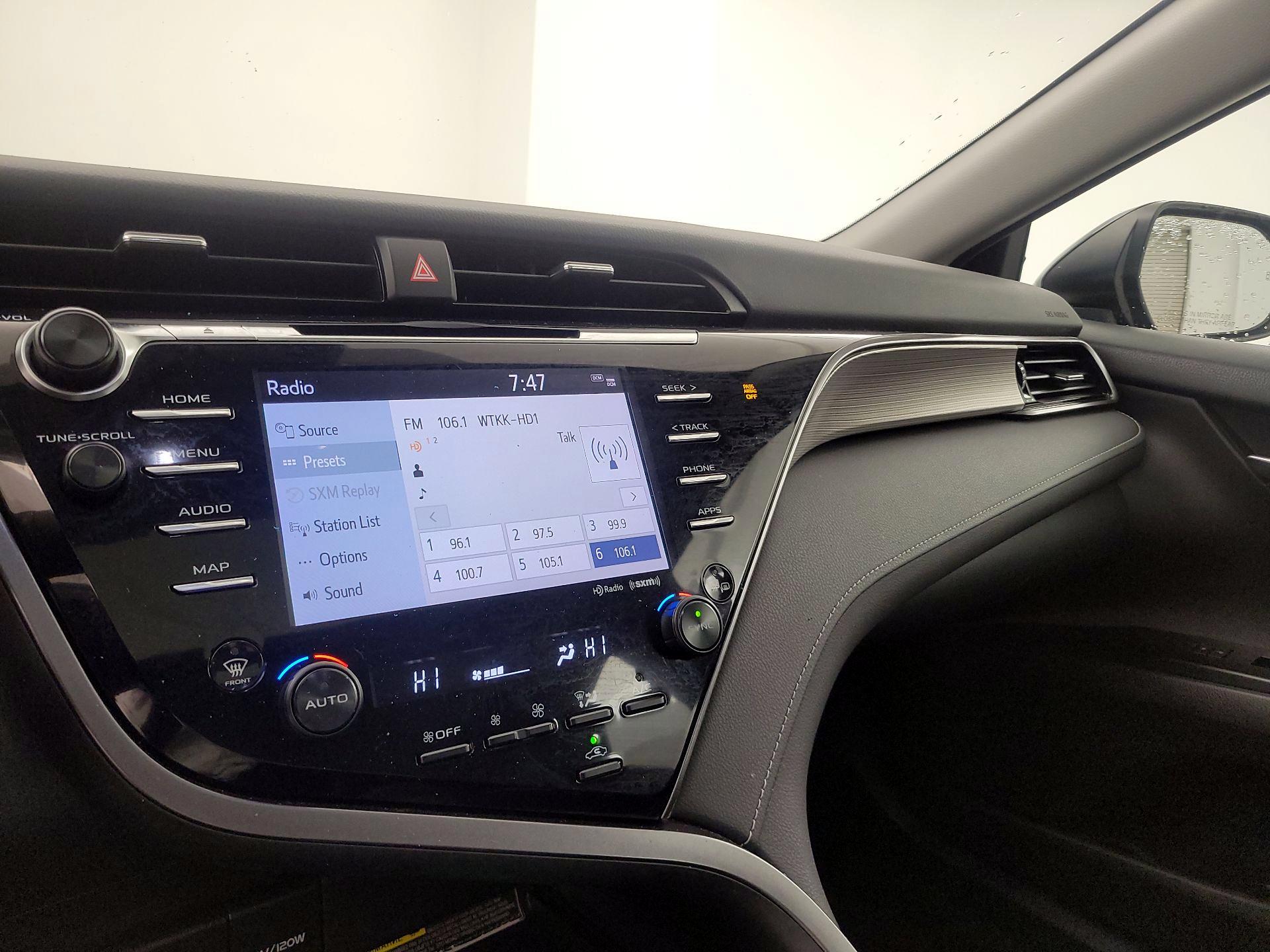 Thumbnail: 2019 Toyota Camry - 15