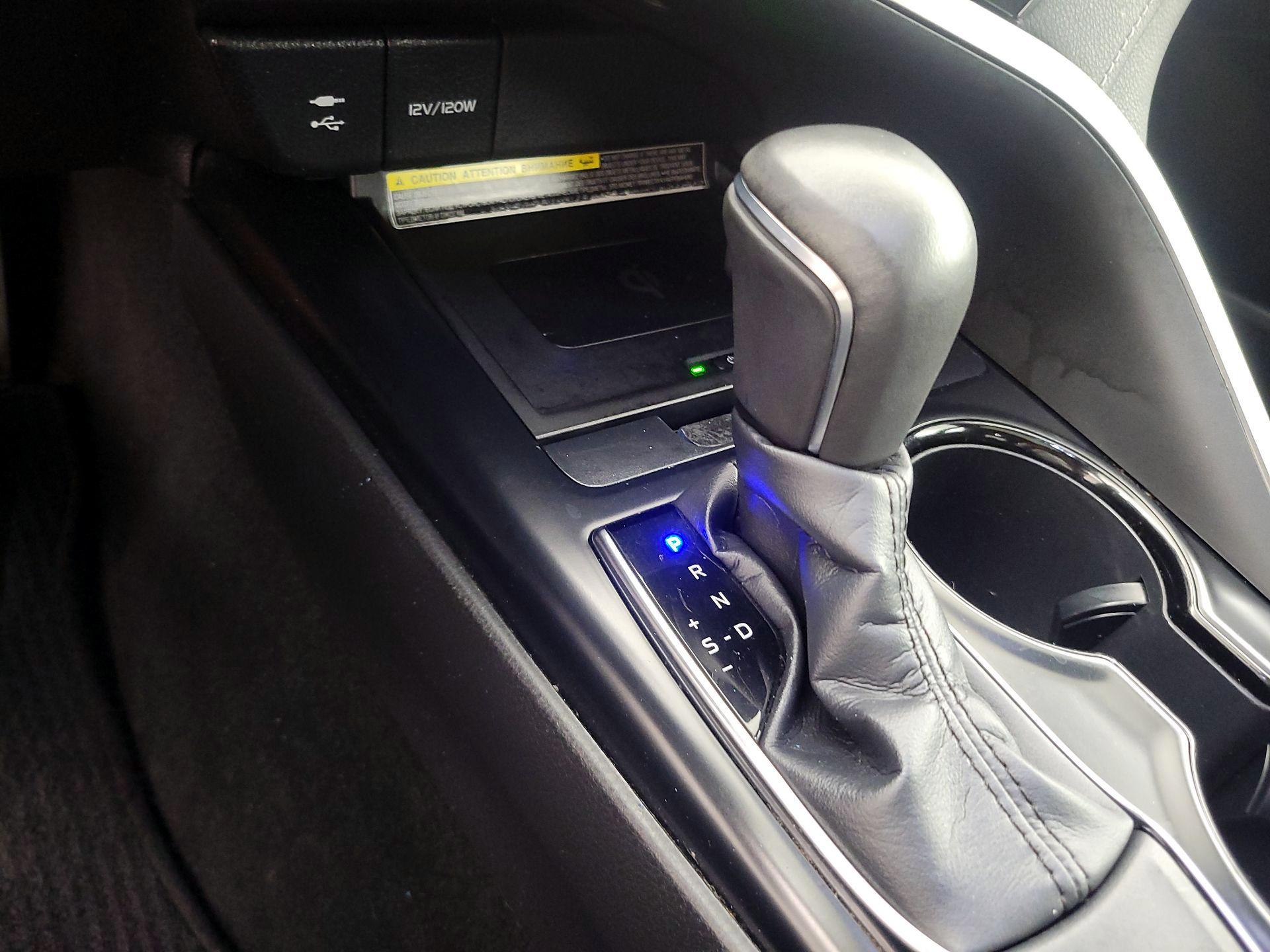 Thumbnail: 2019 Toyota Camry - 17