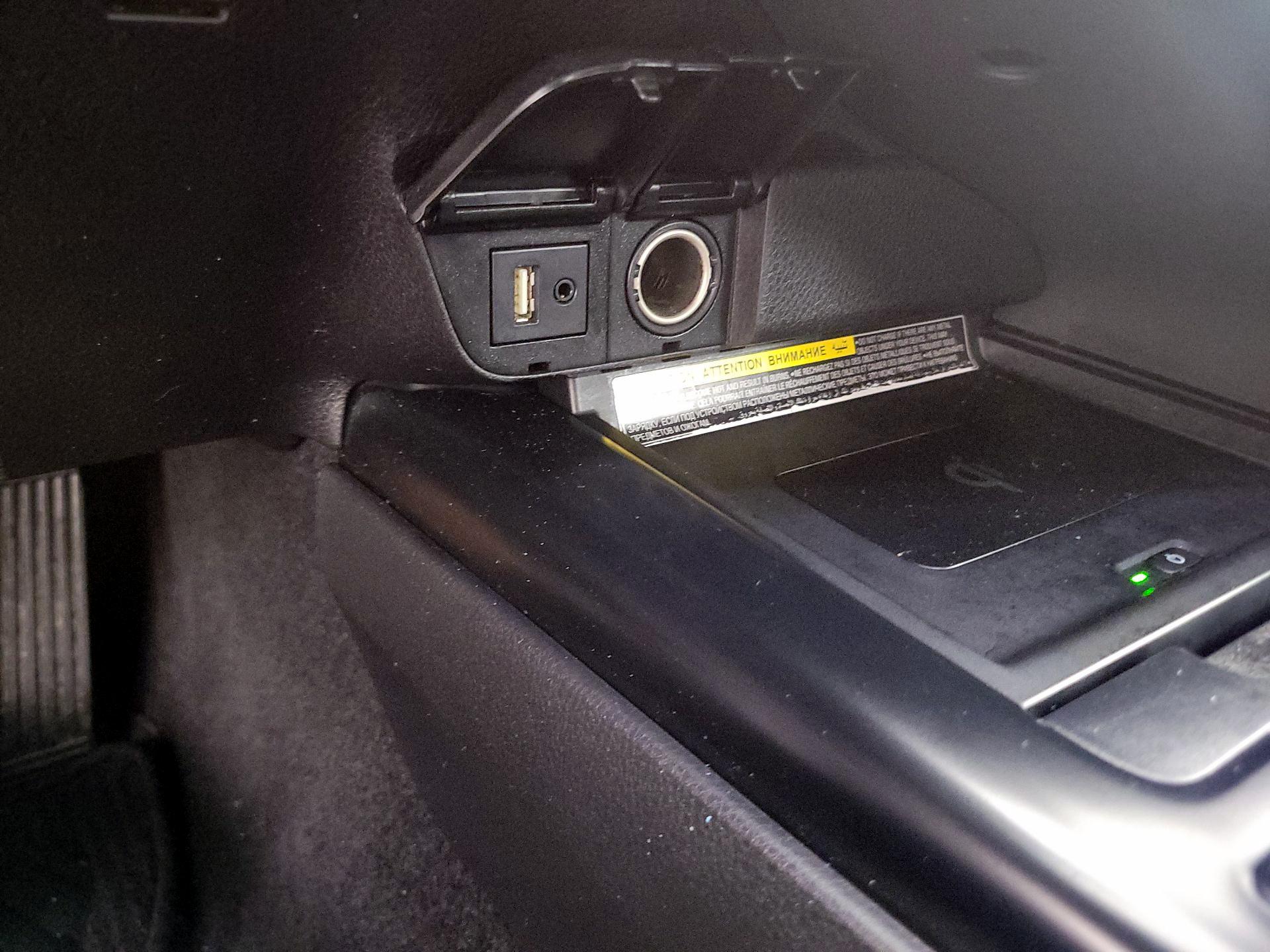 Thumbnail: 2019 Toyota Camry - 18