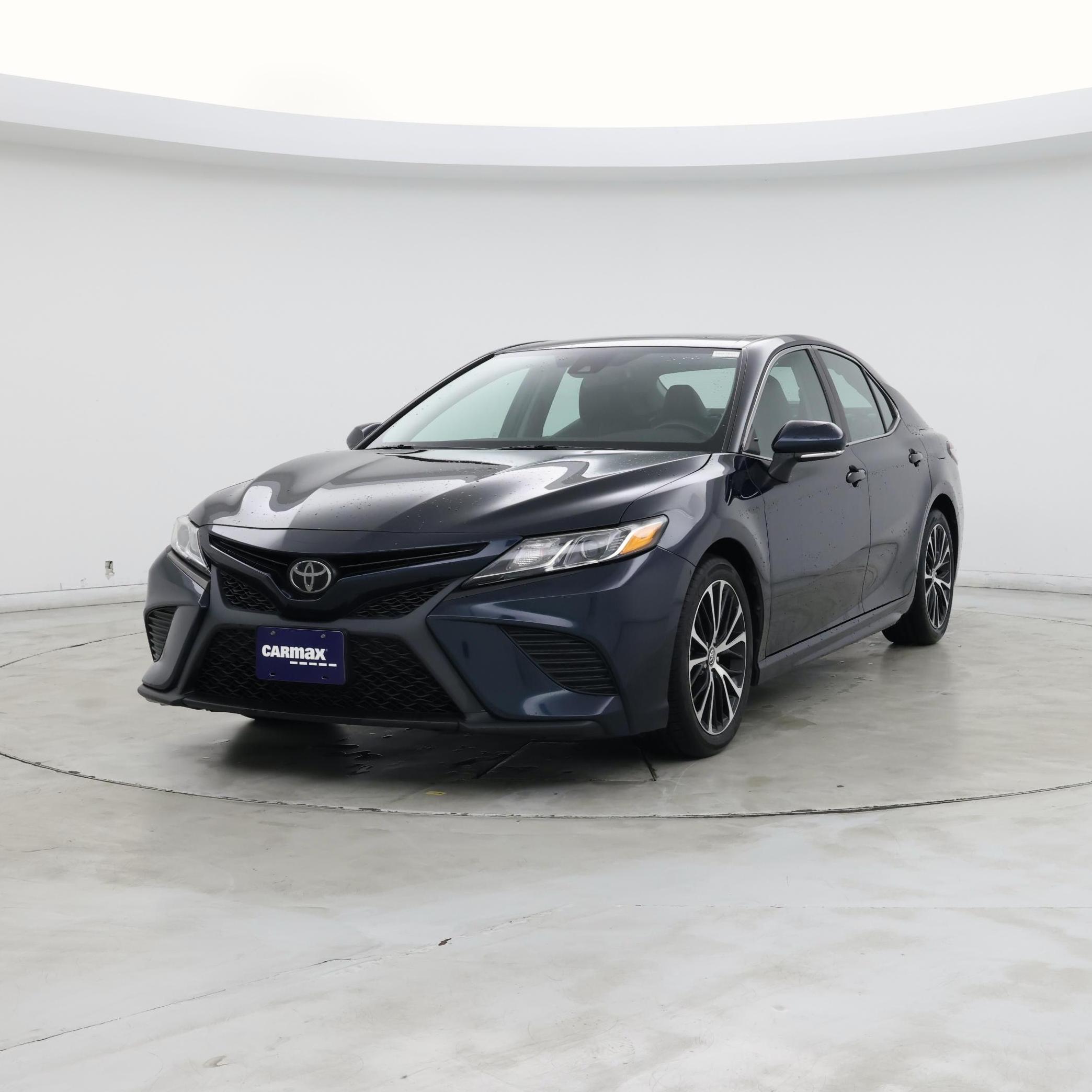 Thumbnail: 2019 Toyota Camry - 4