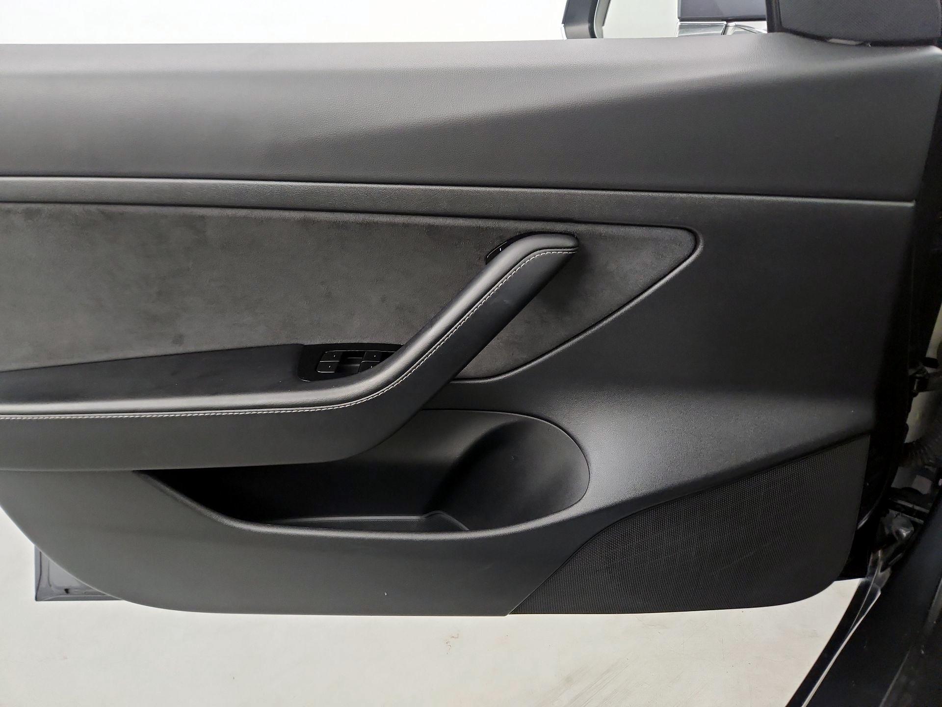 Thumbnail: 2020 Tesla Model 3 - 10