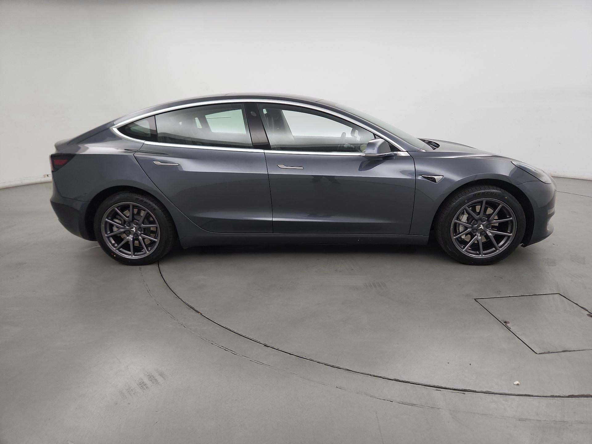 Thumbnail: 2020 Tesla Model 3 - 4