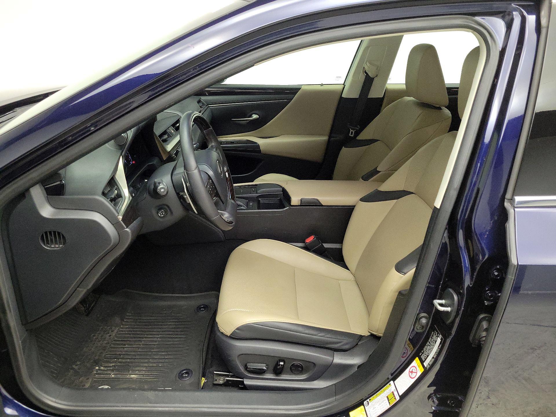 Thumbnail: 2019 Lexus ES - 11