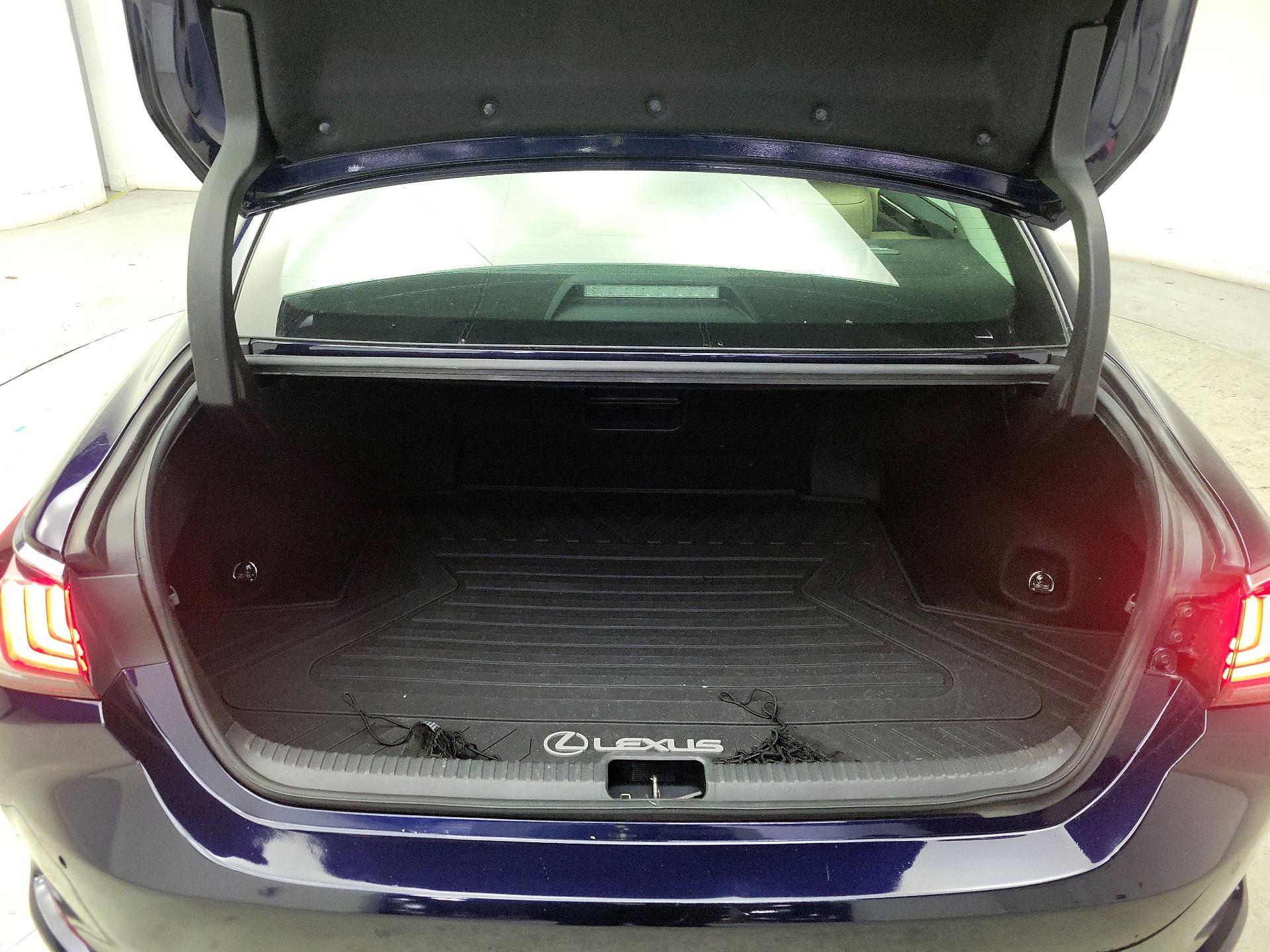 Thumbnail: 2019 Lexus ES - 20