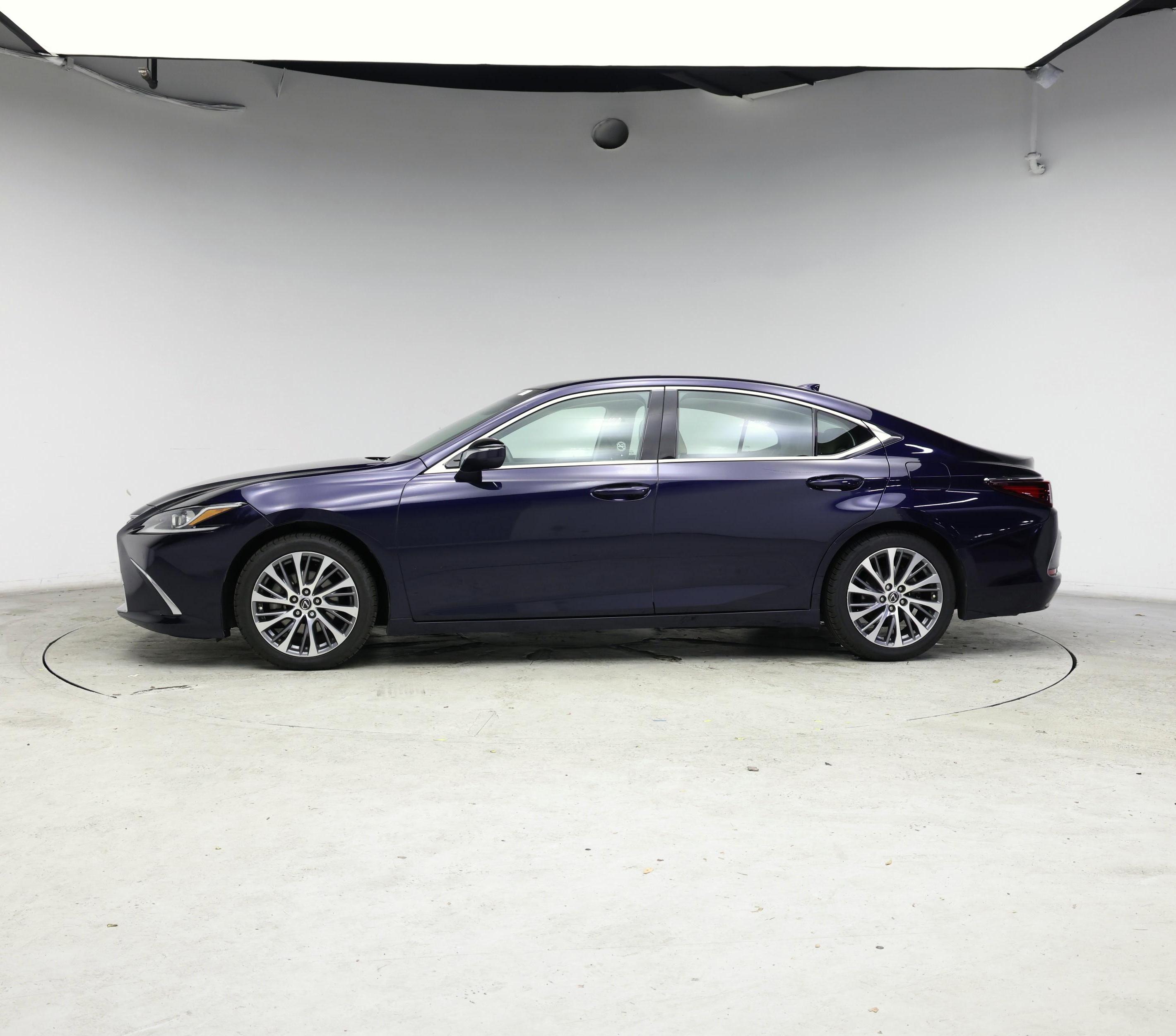 Thumbnail: 2019 Lexus ES - 3