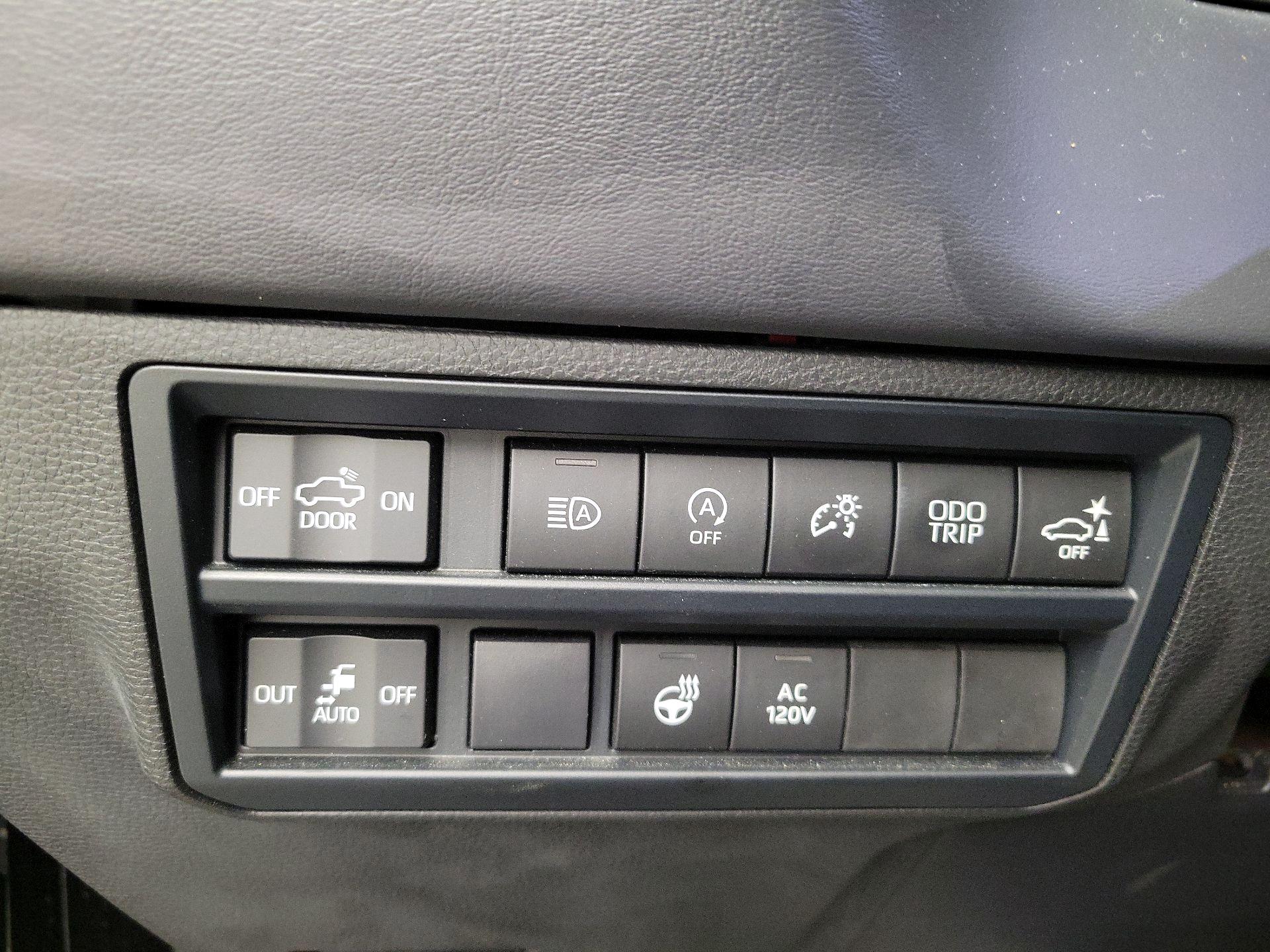 Thumbnail: 2022 Toyota Tundra - 13