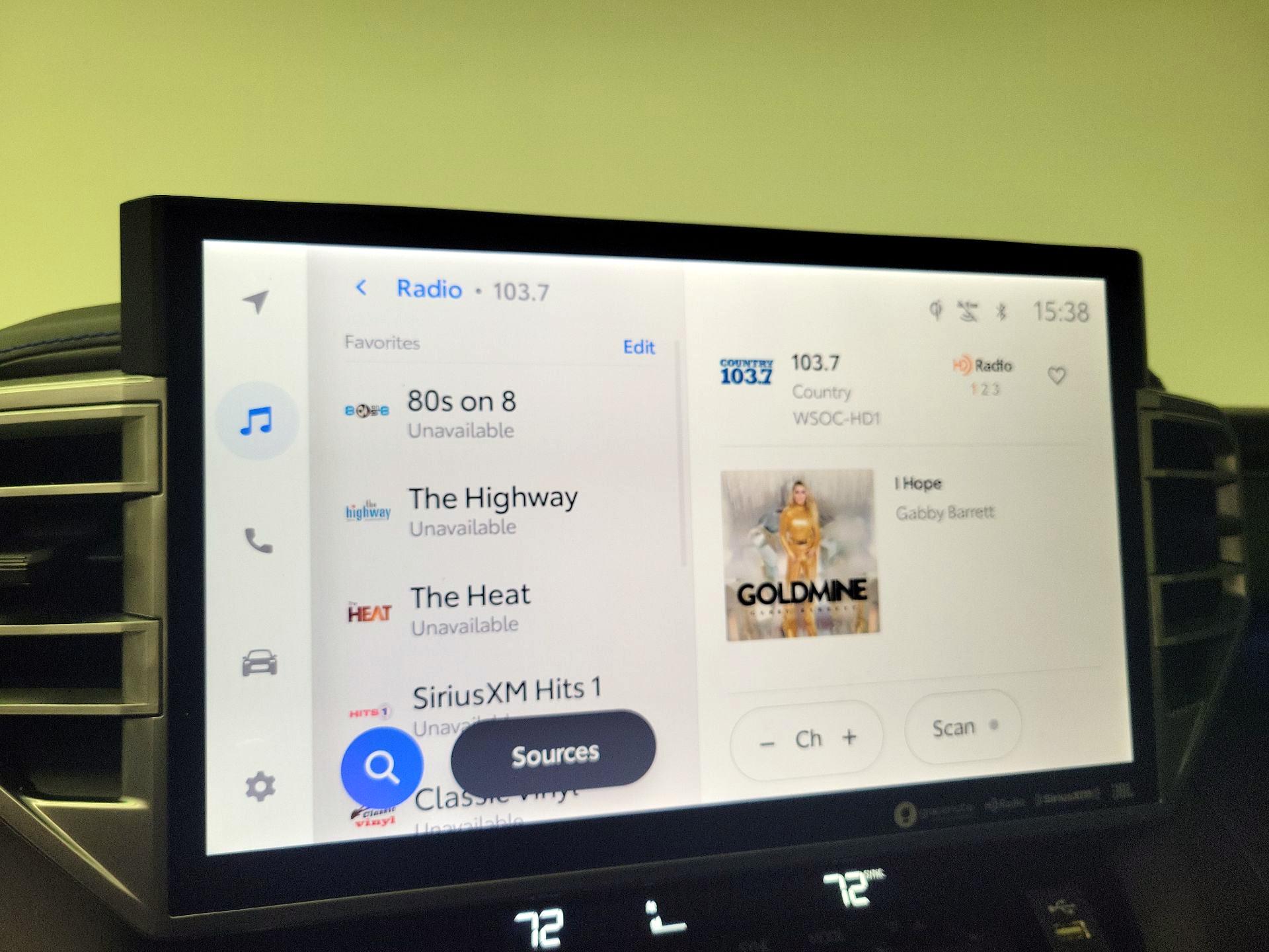 Thumbnail: 2022 Toyota Tundra - 15